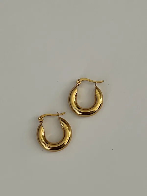 Darla Hoops 20mm (24k Gold) sold by Banks Jewelry