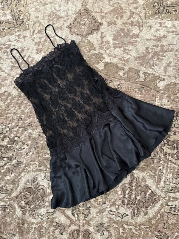 Vintage Y2K Ivory Satin & Lace Slip sold by Banks Jewelry