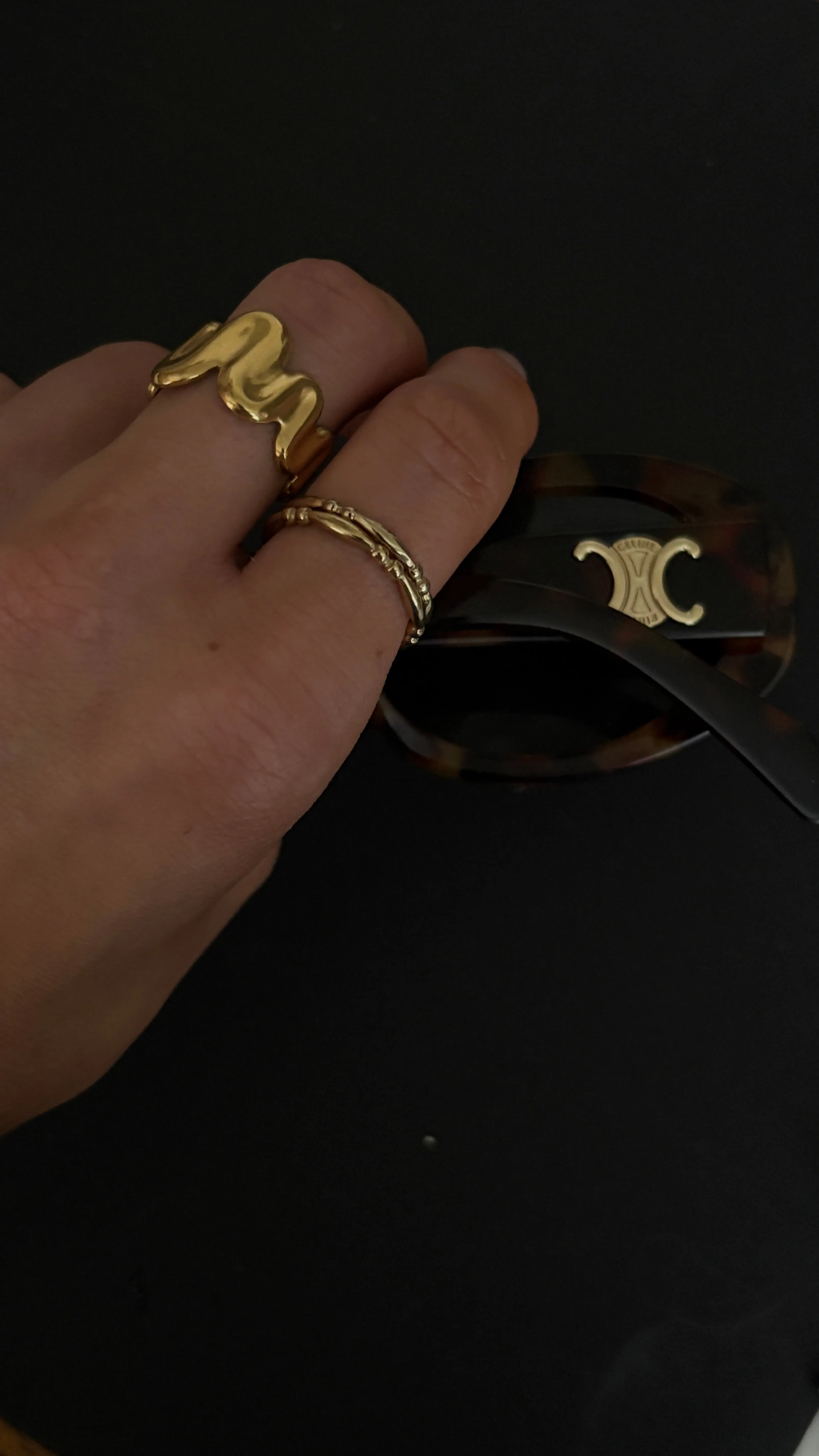 Classic Edged Ring (18k GOLD) sold by Banks Jewelry product image thumbnail 3