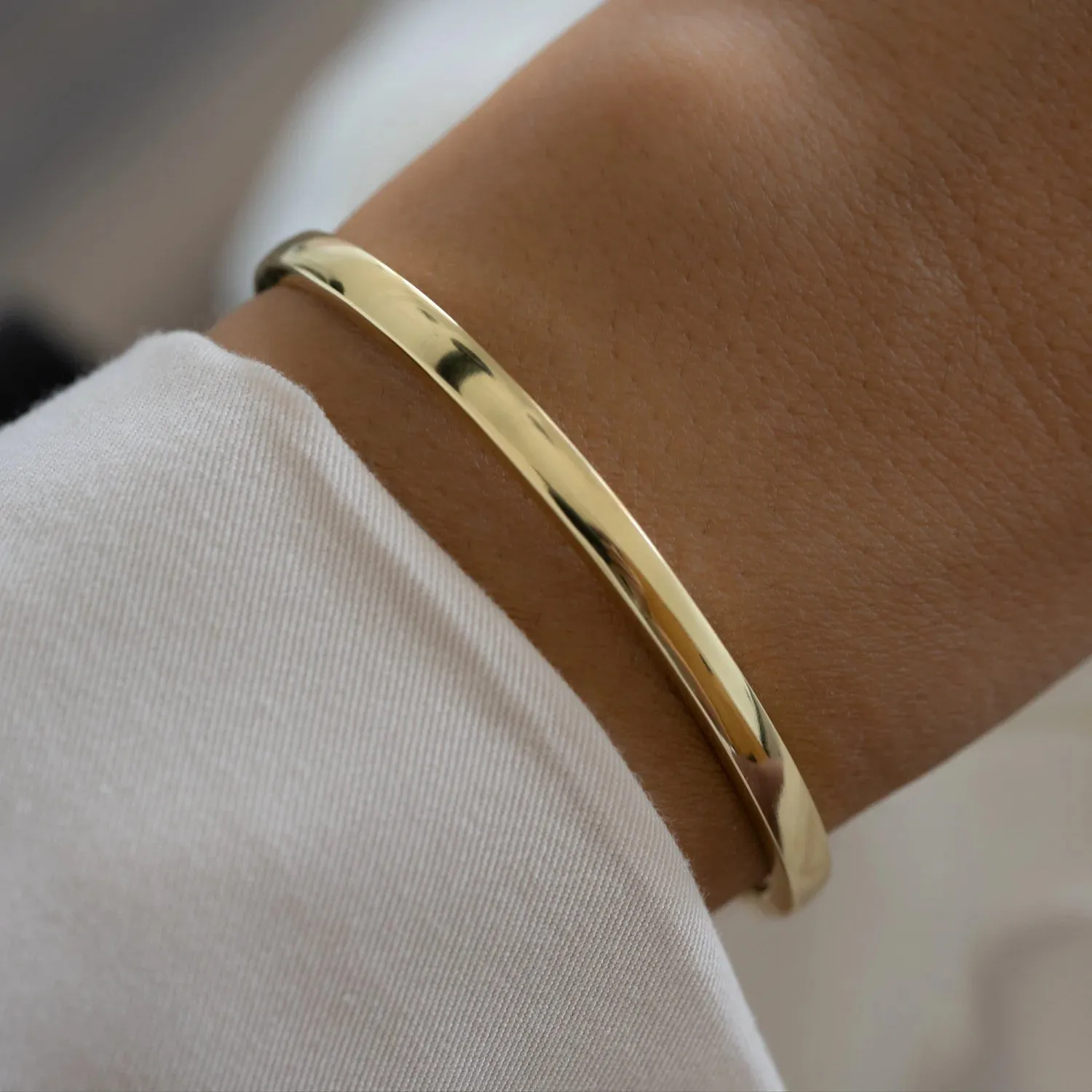 Sharp Edge Bangle -24K Gold sold by Banks Jewelry product image thumbnail 2