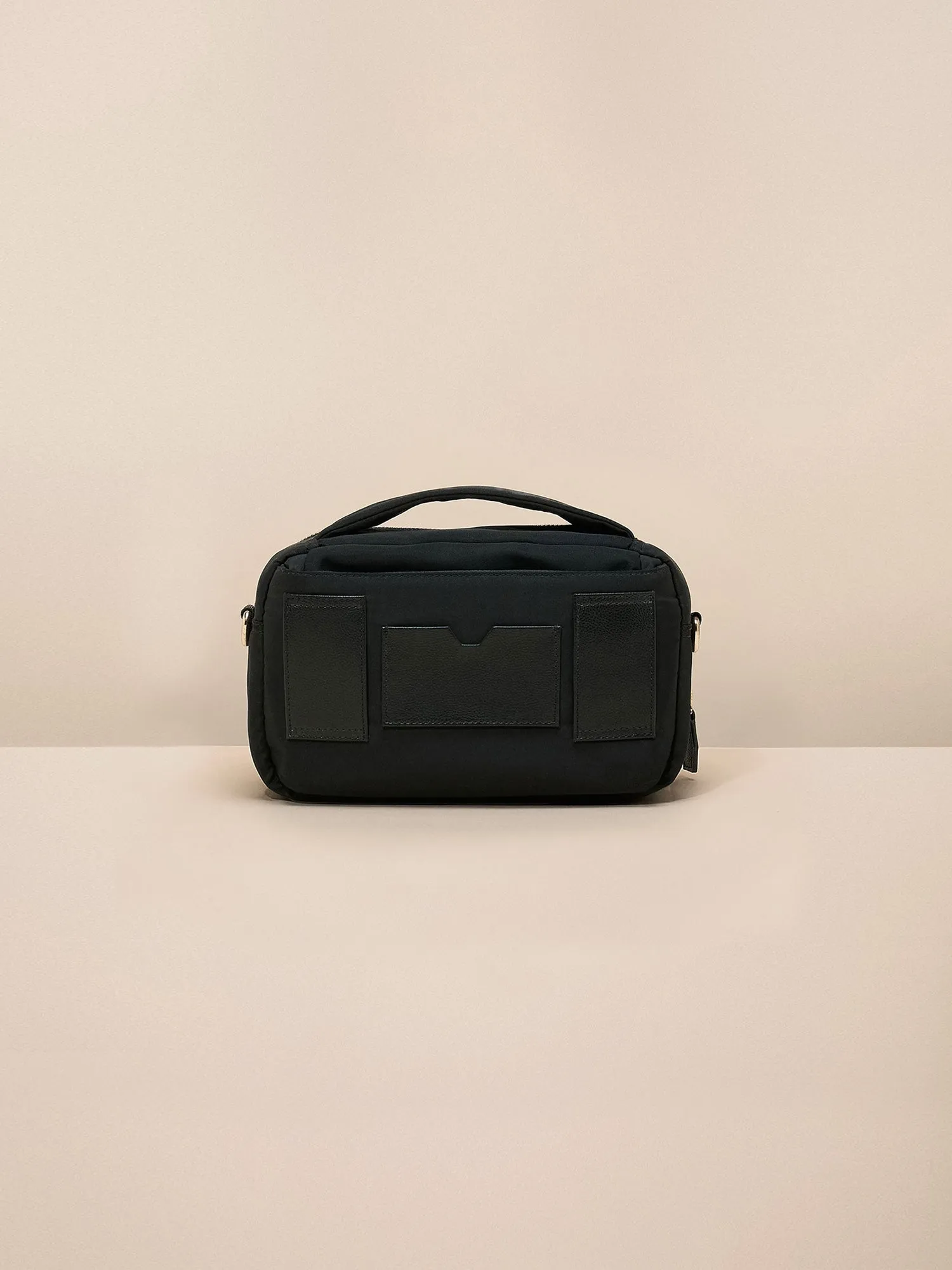 The 4-in-1 Go-Getter Crossbody sold by BEE AND KIN product image thumbnail 2