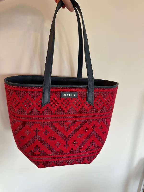 The Expert Carryall Tote - Sample sold by BEE AND KIN