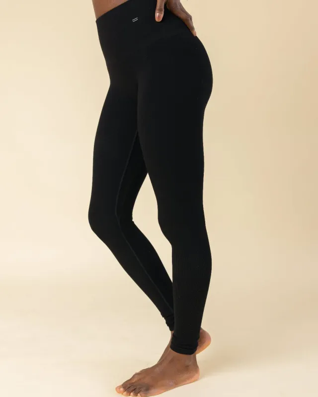 Essential Compressive Legging 28" made by BRANWYN