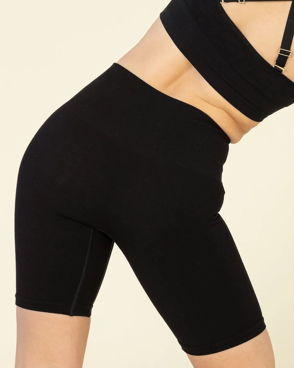 Essential Compressive Short 8" sold by BRANWYN product image thumbnail 2