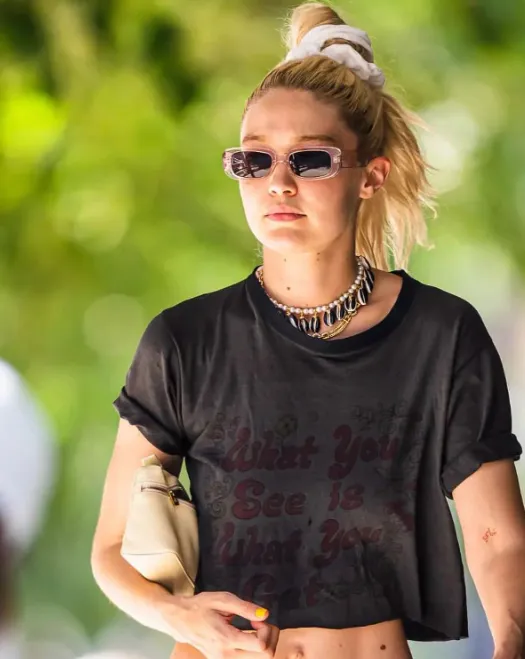 Poppers shell necklace Black sold by Care Tucker product image thumbnail 4