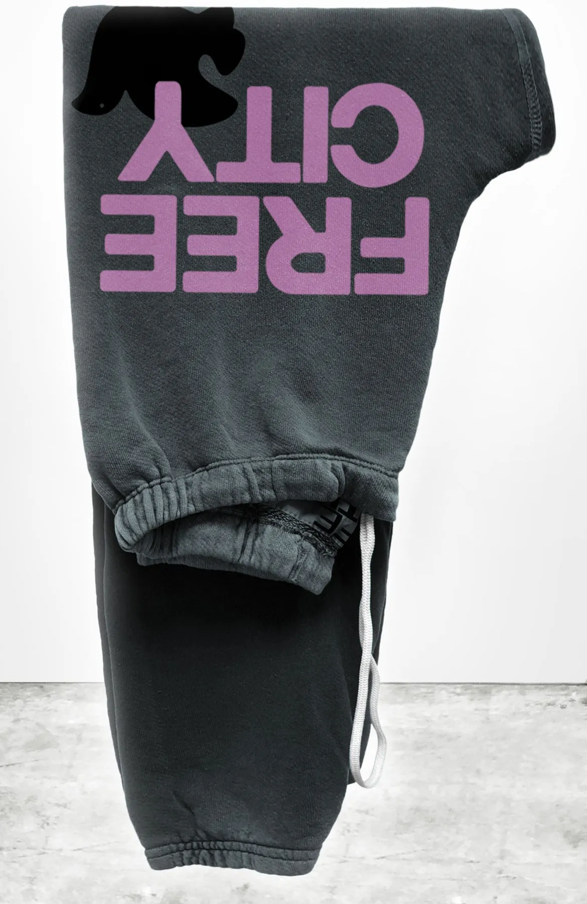 FREECITYLARGE SW EATPANT-GREYTENT sold by Care Tucker