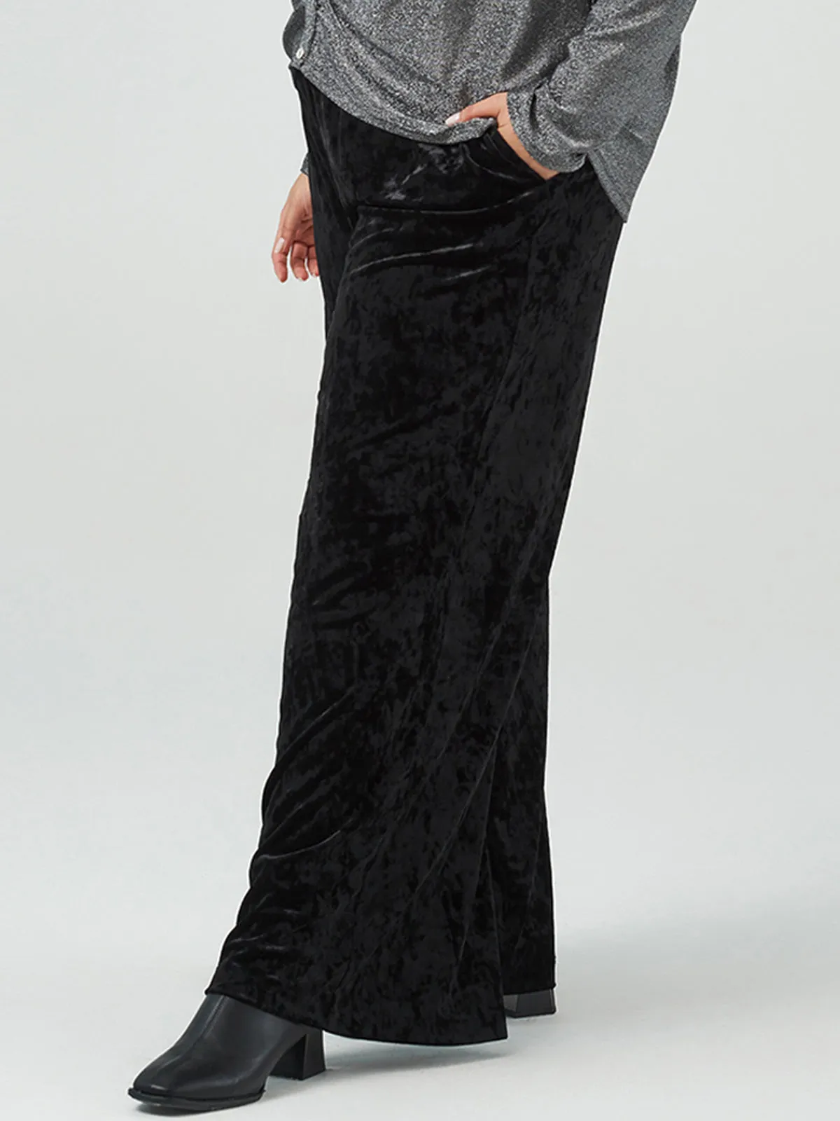 Plus Mid-Rise Relaxed Velvet Pants sold by Daily Thread product image thumbnail 4