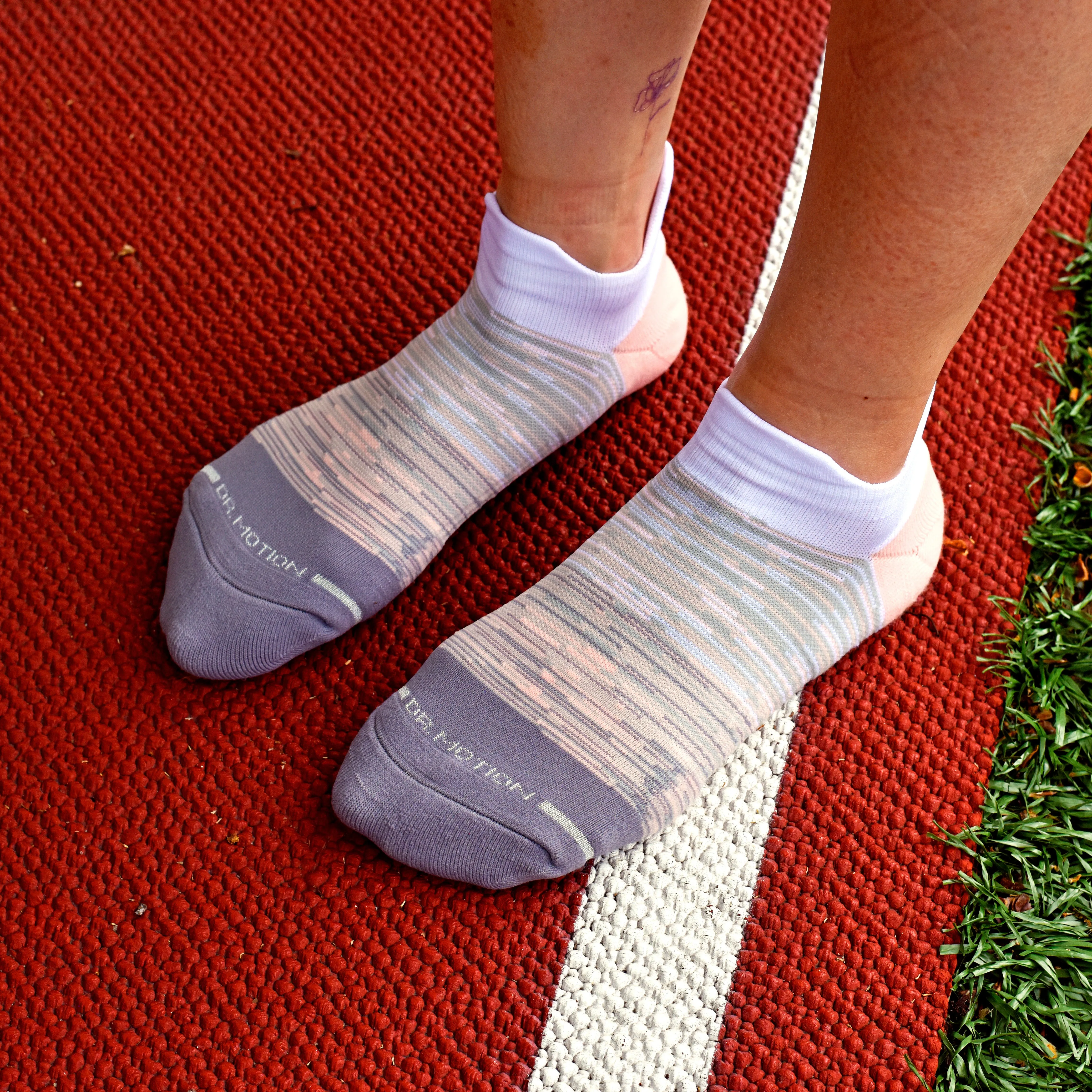 Ombre Colorblock | Performance Ankle Compression Socks for Women sold by Dr. Motion product image thumbnail 2