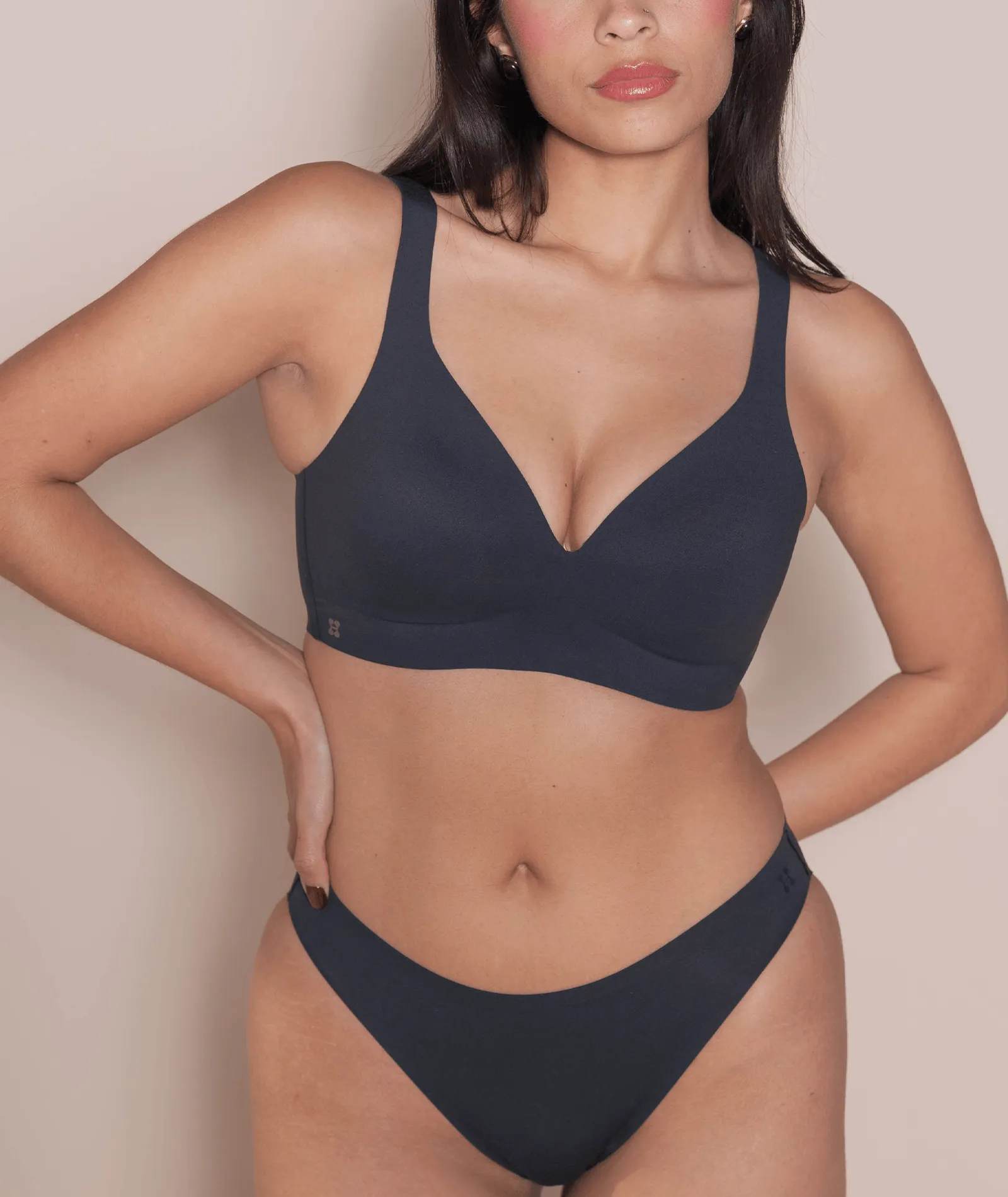 The Invisible Set sold by Huug product image thumbnail 2