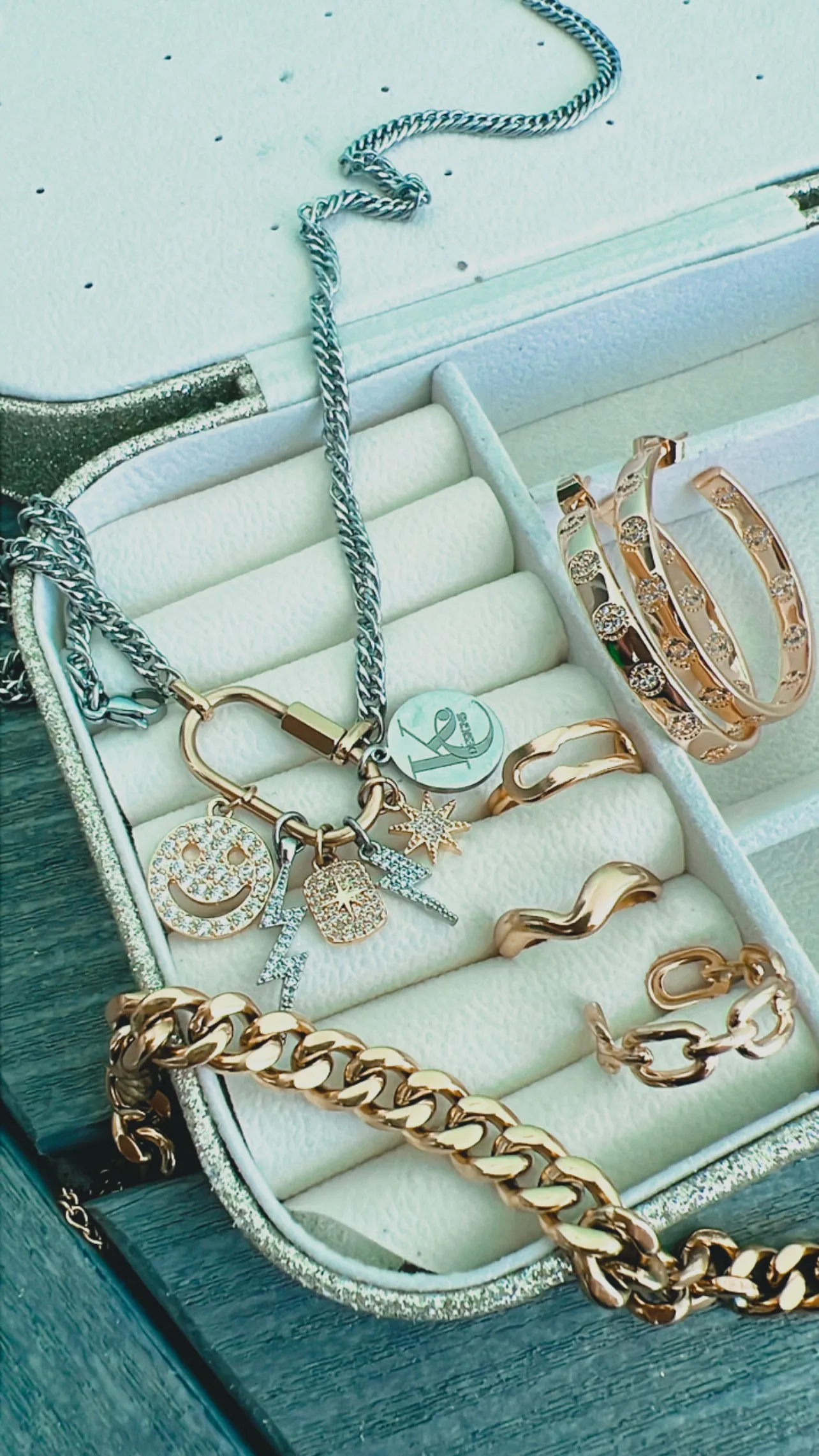 KC Chic Gotta Have It Look sold by KC Chic Designs