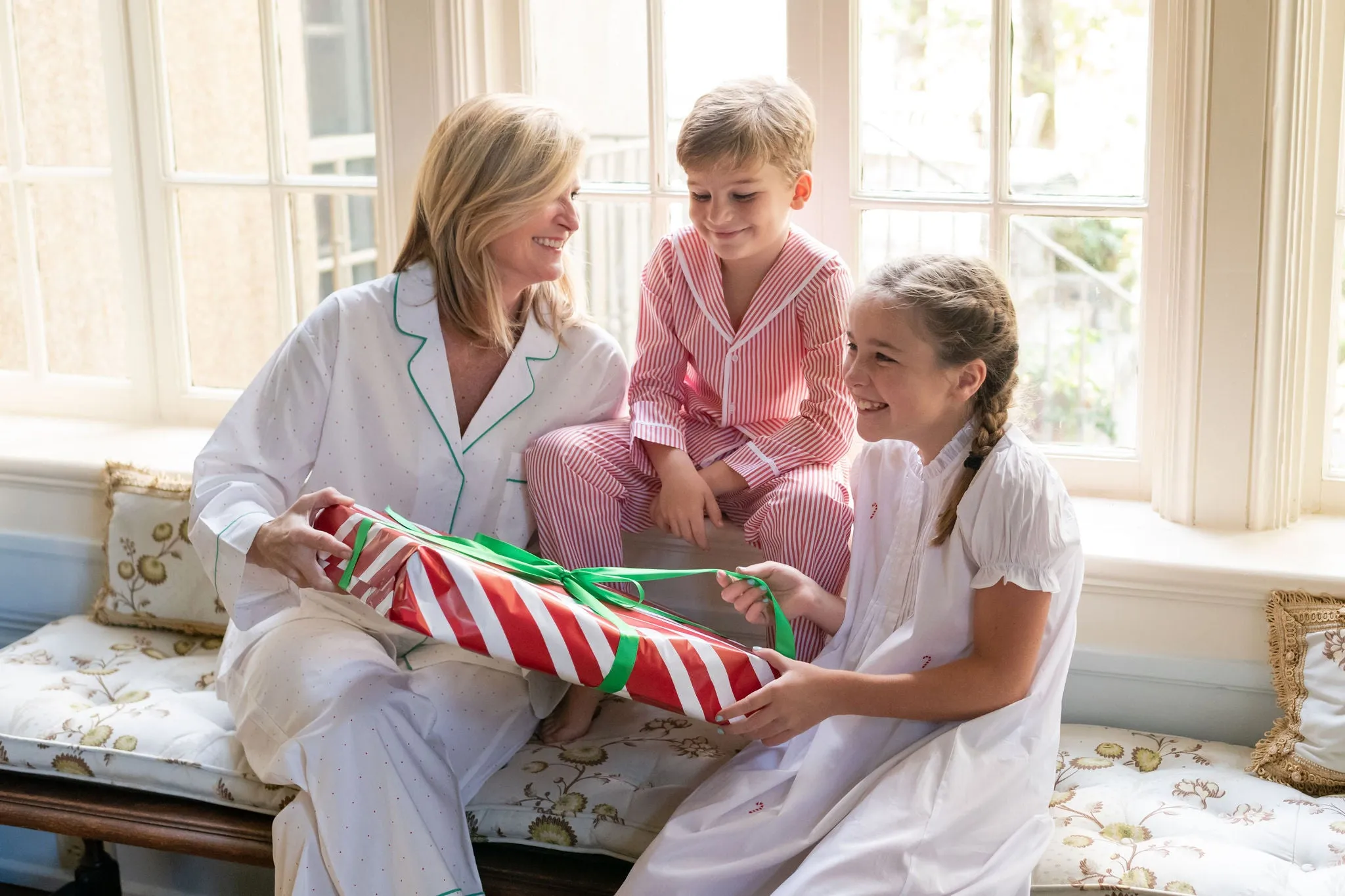 CLASSIC COTTON PAJAMAS IN RED DOT FABRIC sold by Lenora product image thumbnail 2