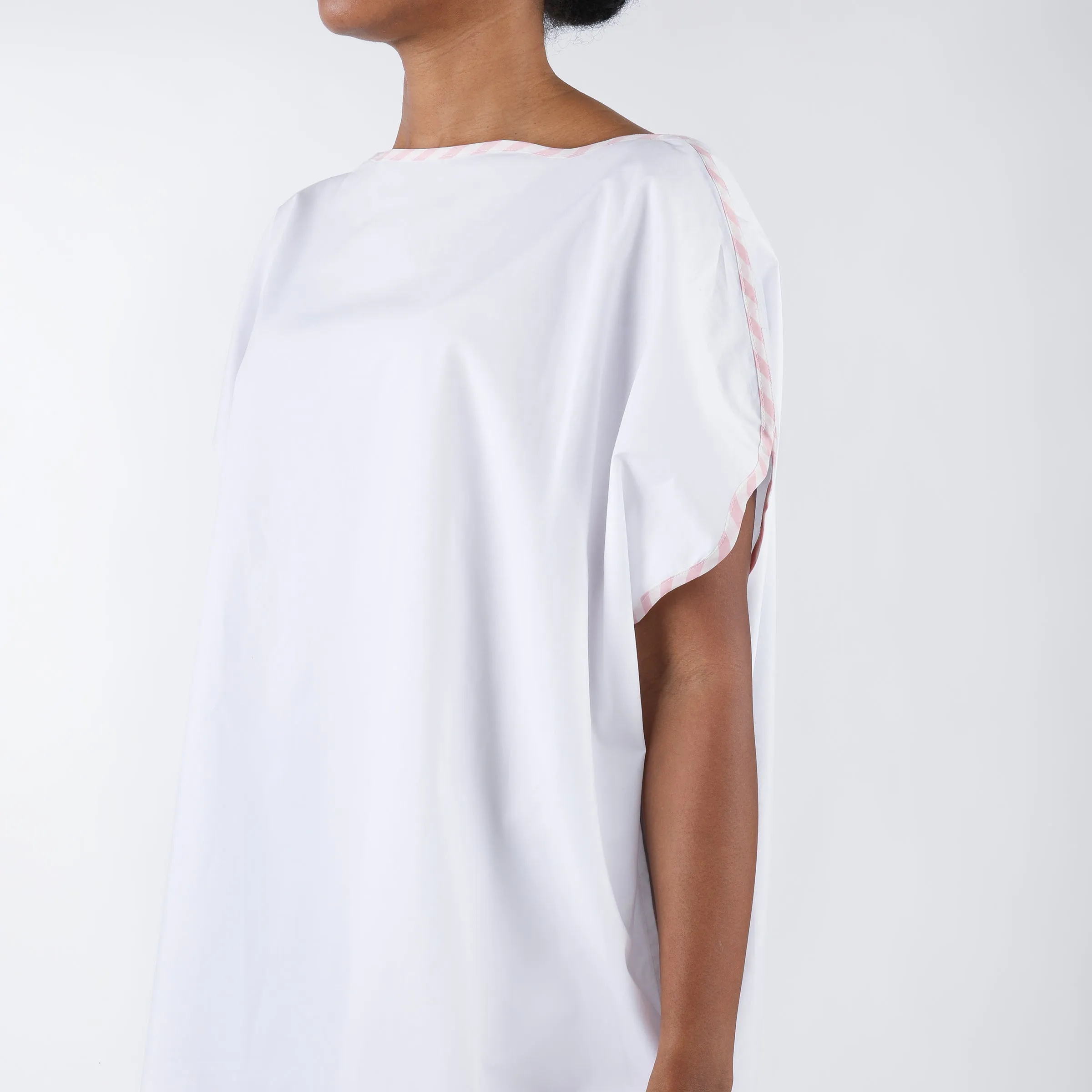 VANDY SCALLOPED TAPE TRIM CAFTAN sold by Lenora product image thumbnail 4