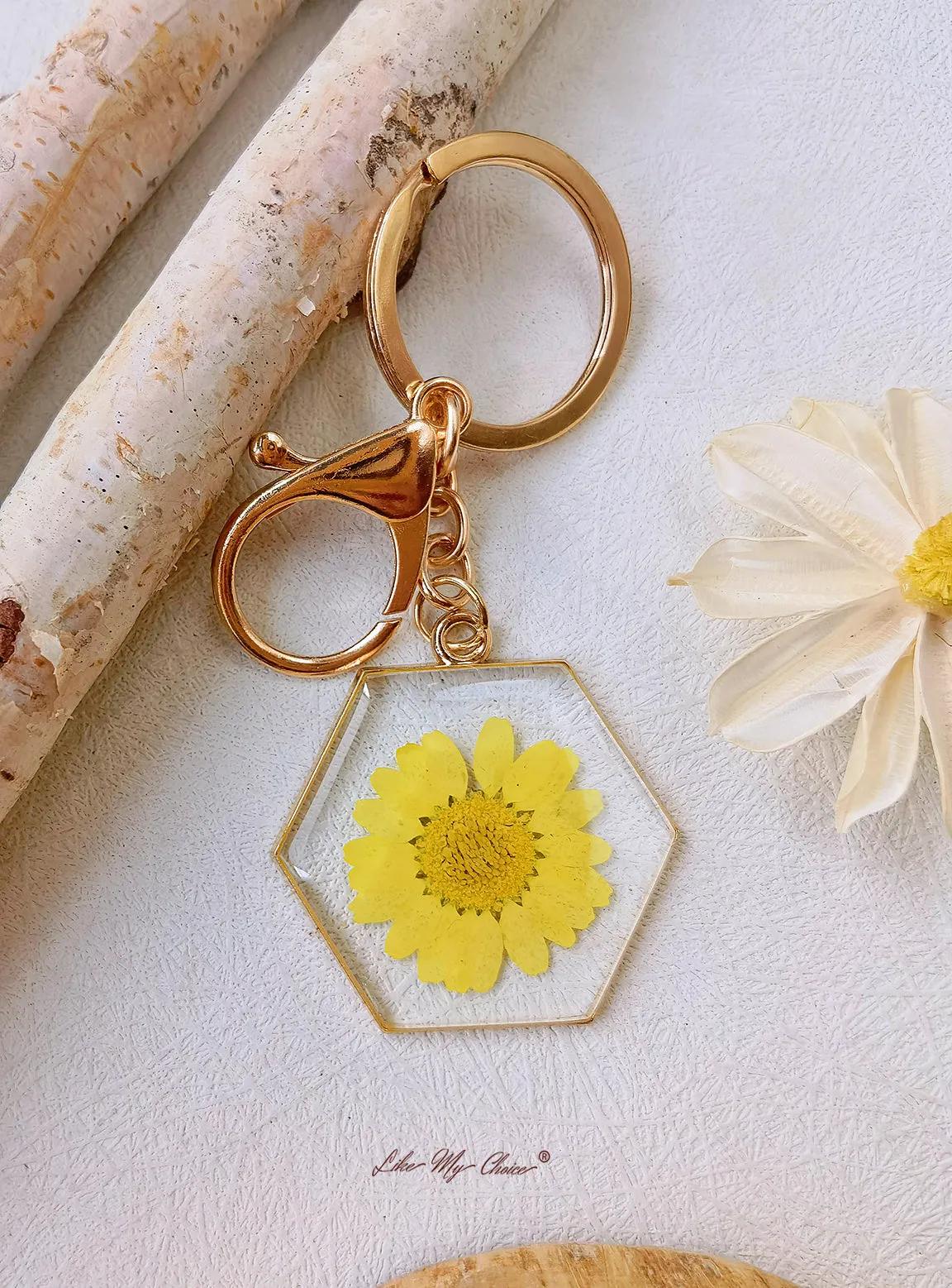 Creative Dried Flower Key Chain-Dripping Oil Daisy sold by Like My Choice