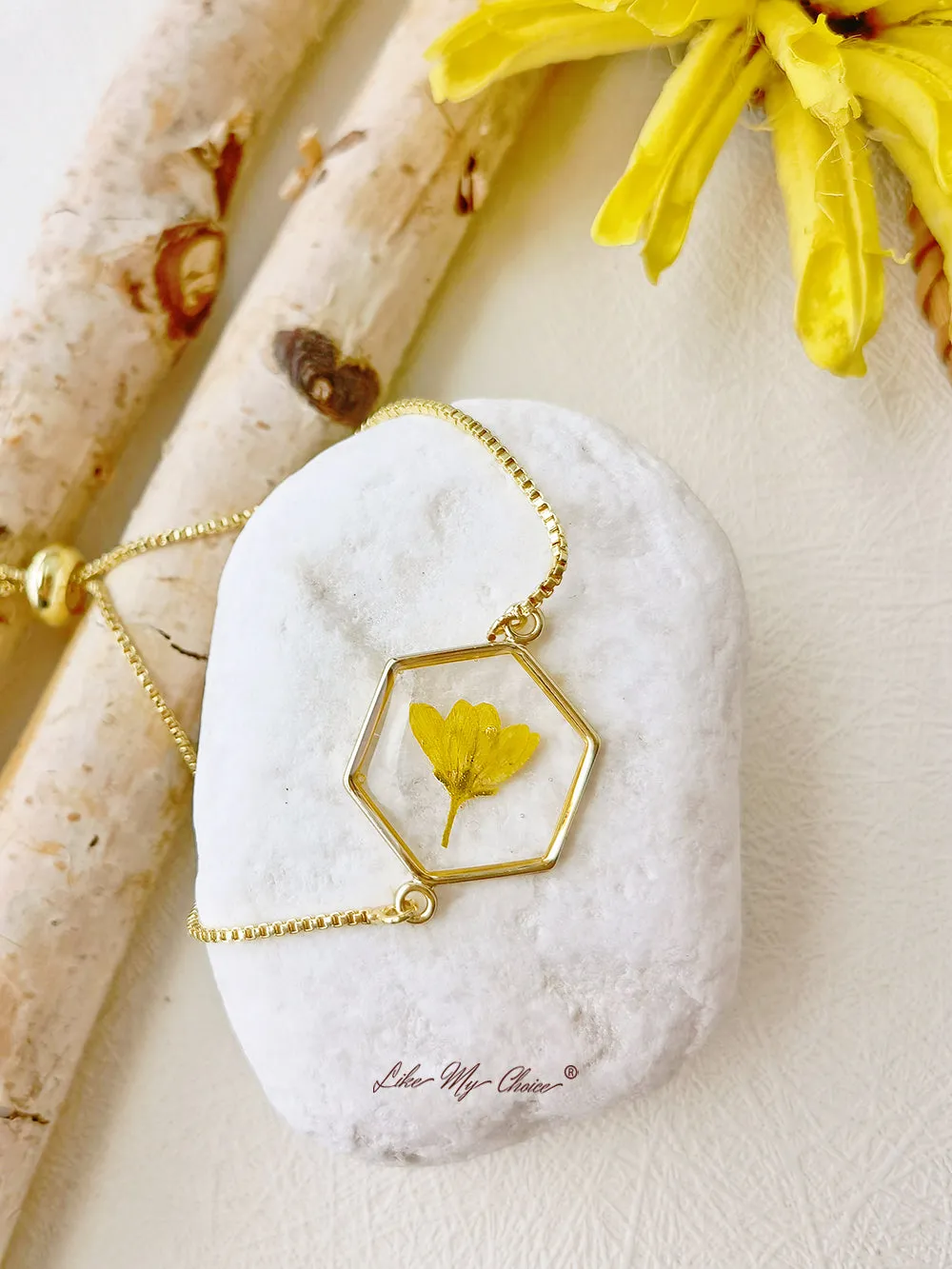 Narcissus Natural Dried Flowers Resin Bracelet sold by Like My Choice product image thumbnail 4