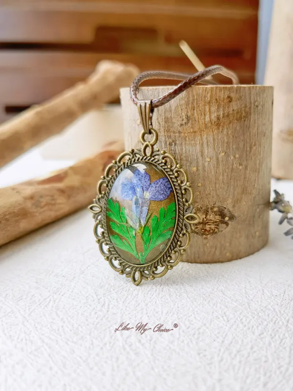 Sixfold Dry Flower Round Vintage Necklace sold by Like My Choice
