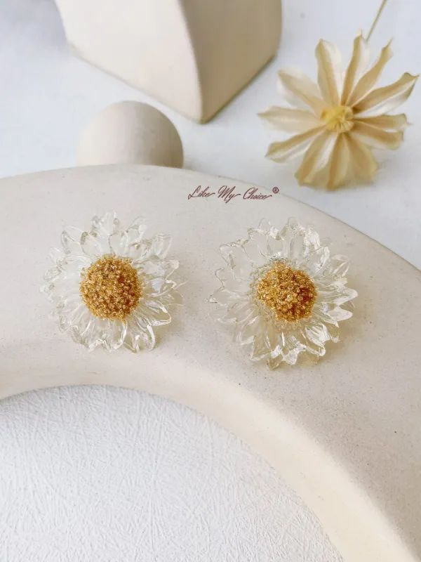 Resin Transparent Golden Daisy Flower sold by Like My Choice