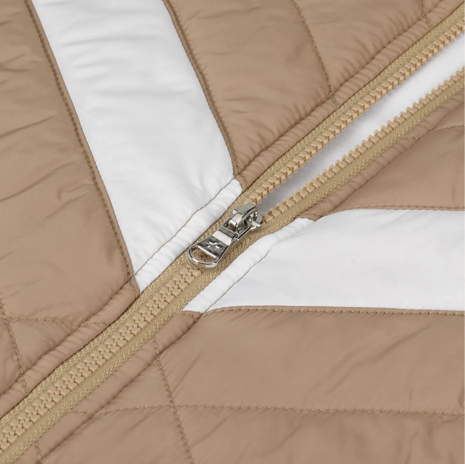 The Player Vest sold by LOHLA SPORT product image thumbnail 3