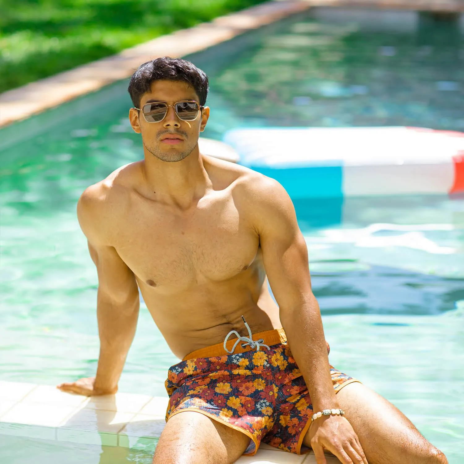 FloraFever Daisy Print Swim Trunks sold by maamgic product image thumbnail 4