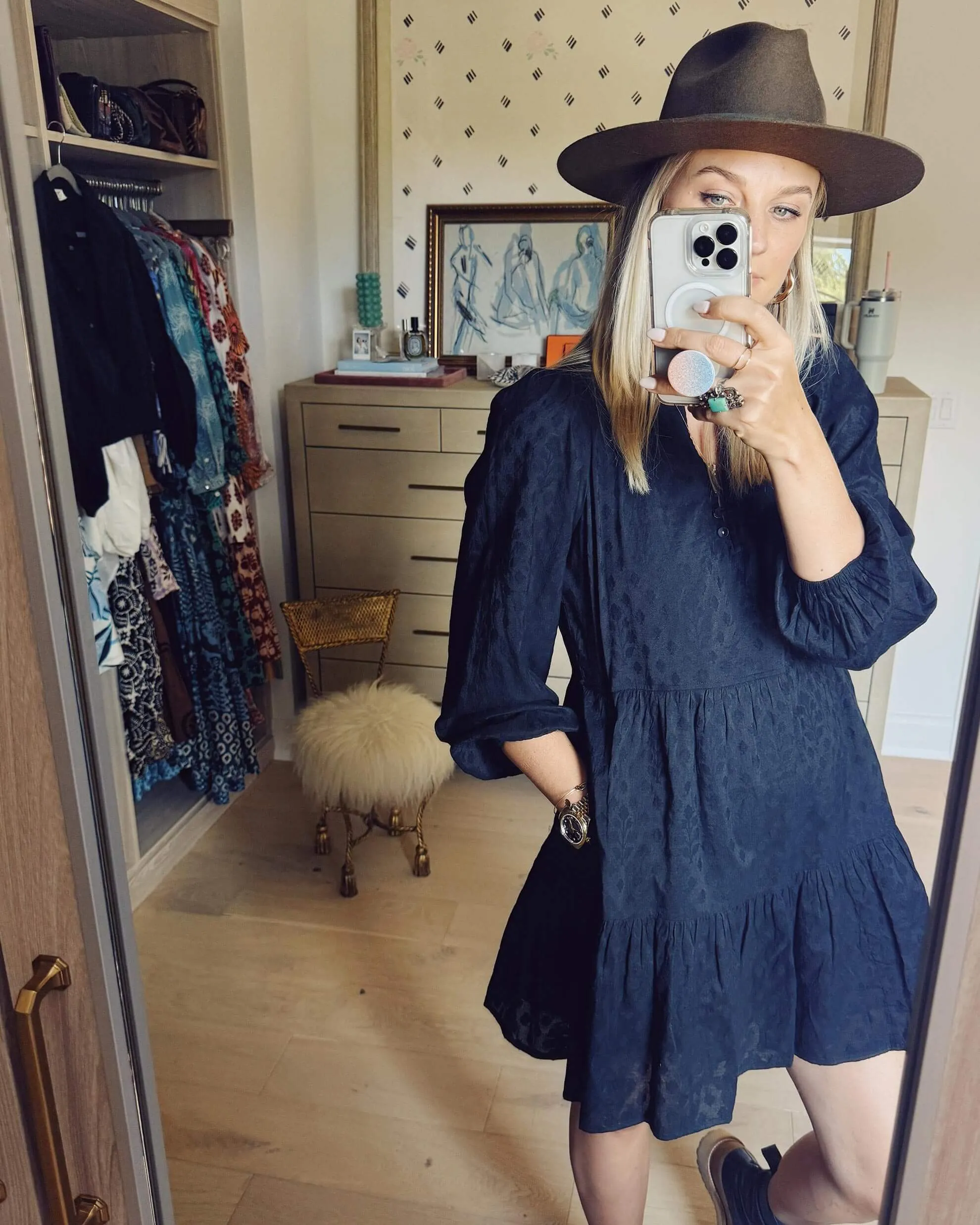 Lora Mini sold by Omika