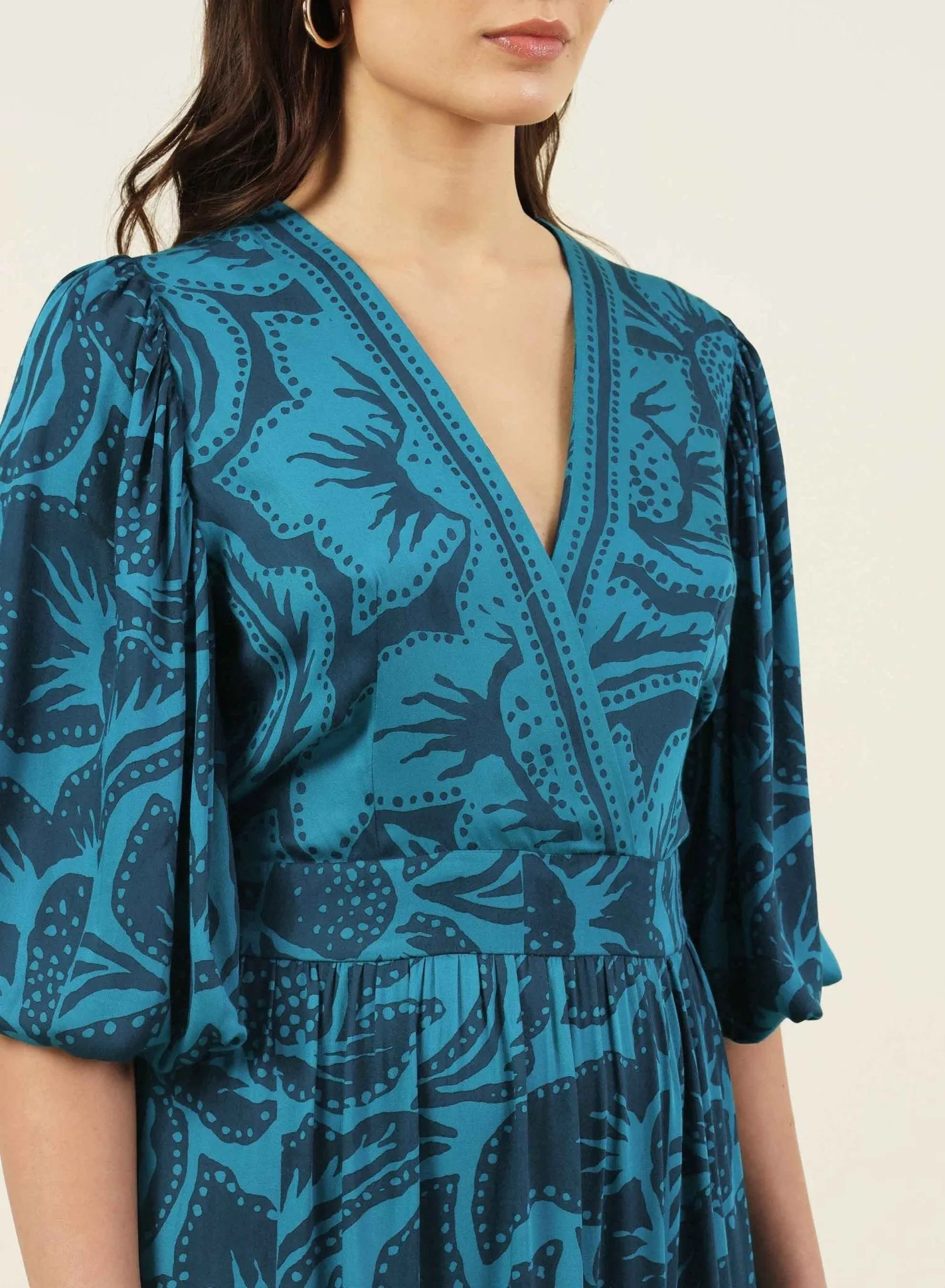 Sloan Maxi sold by Omika product image thumbnail 5