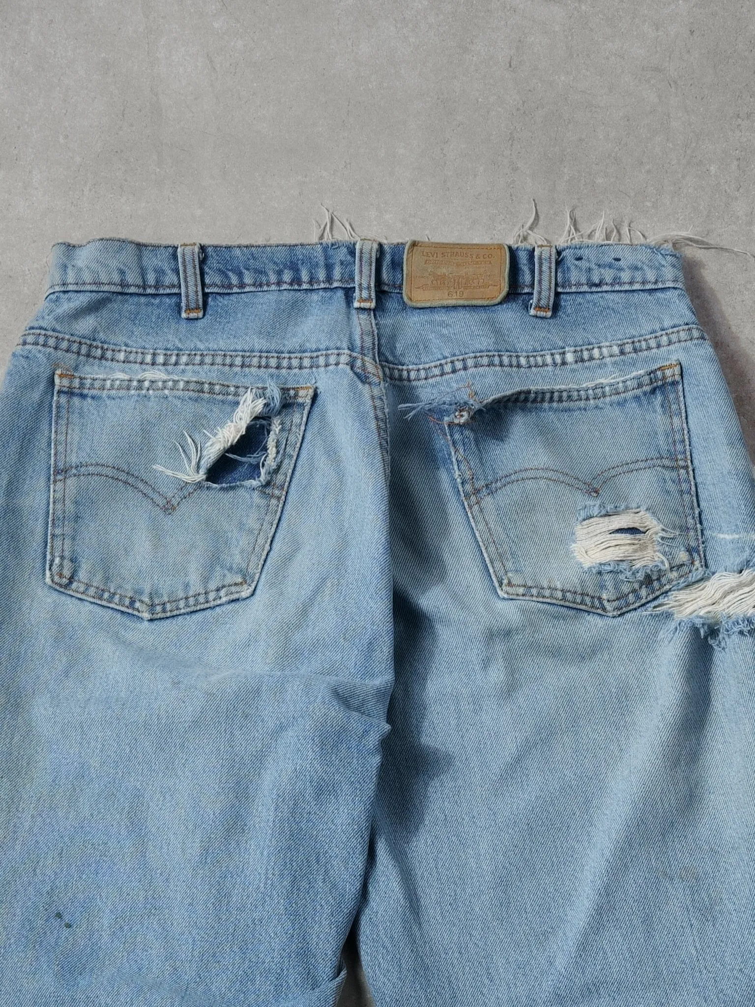 Vintage 90s Light Washed Levi's 619 Denim Jeans (32x30) sold by Rebalance Vintage product image thumbnail 4