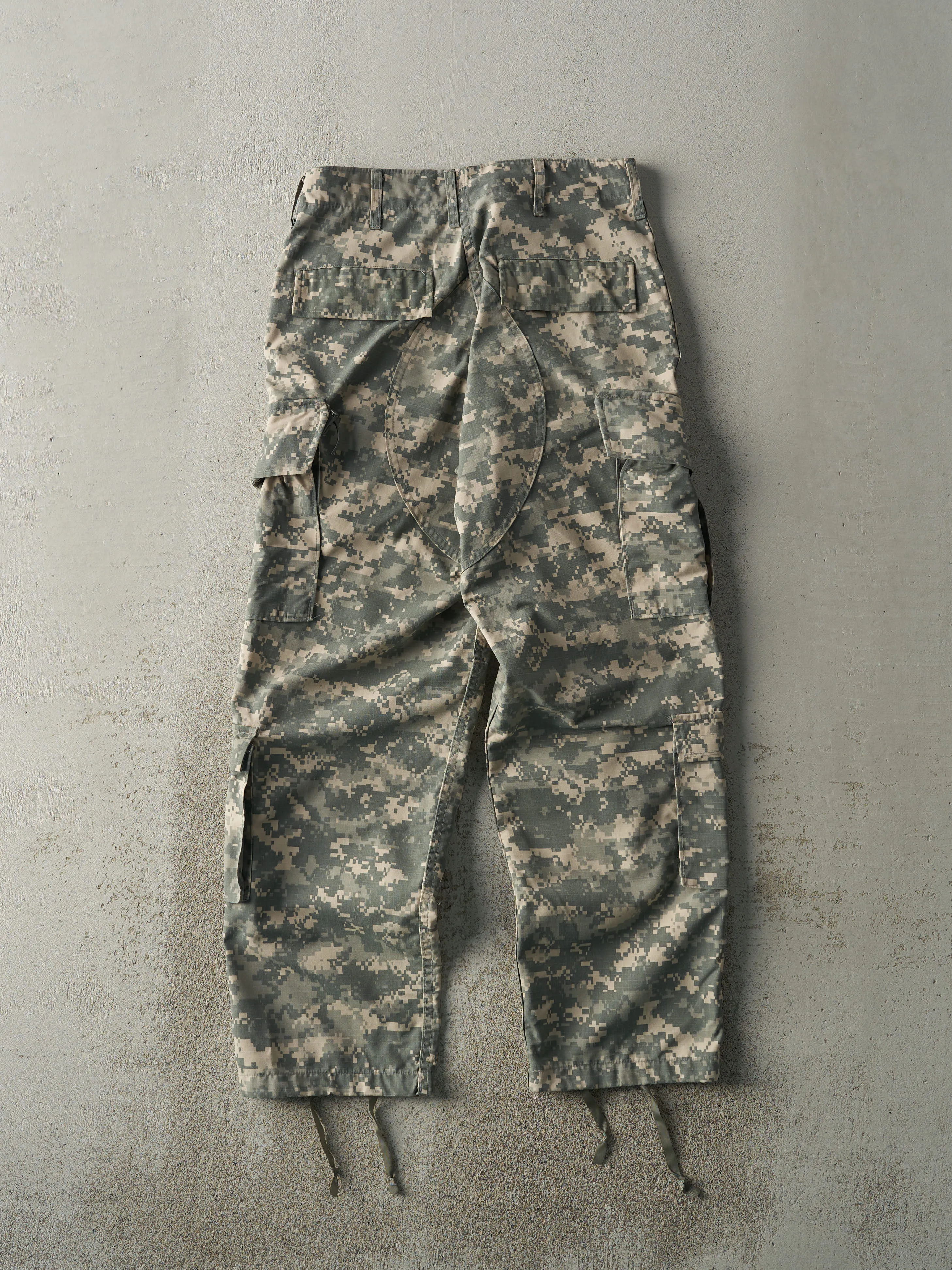 Vintage Y2K Digi Camo Cargo Army Pants (31x29.5) sold by Rebalance Vintage product image thumbnail 2