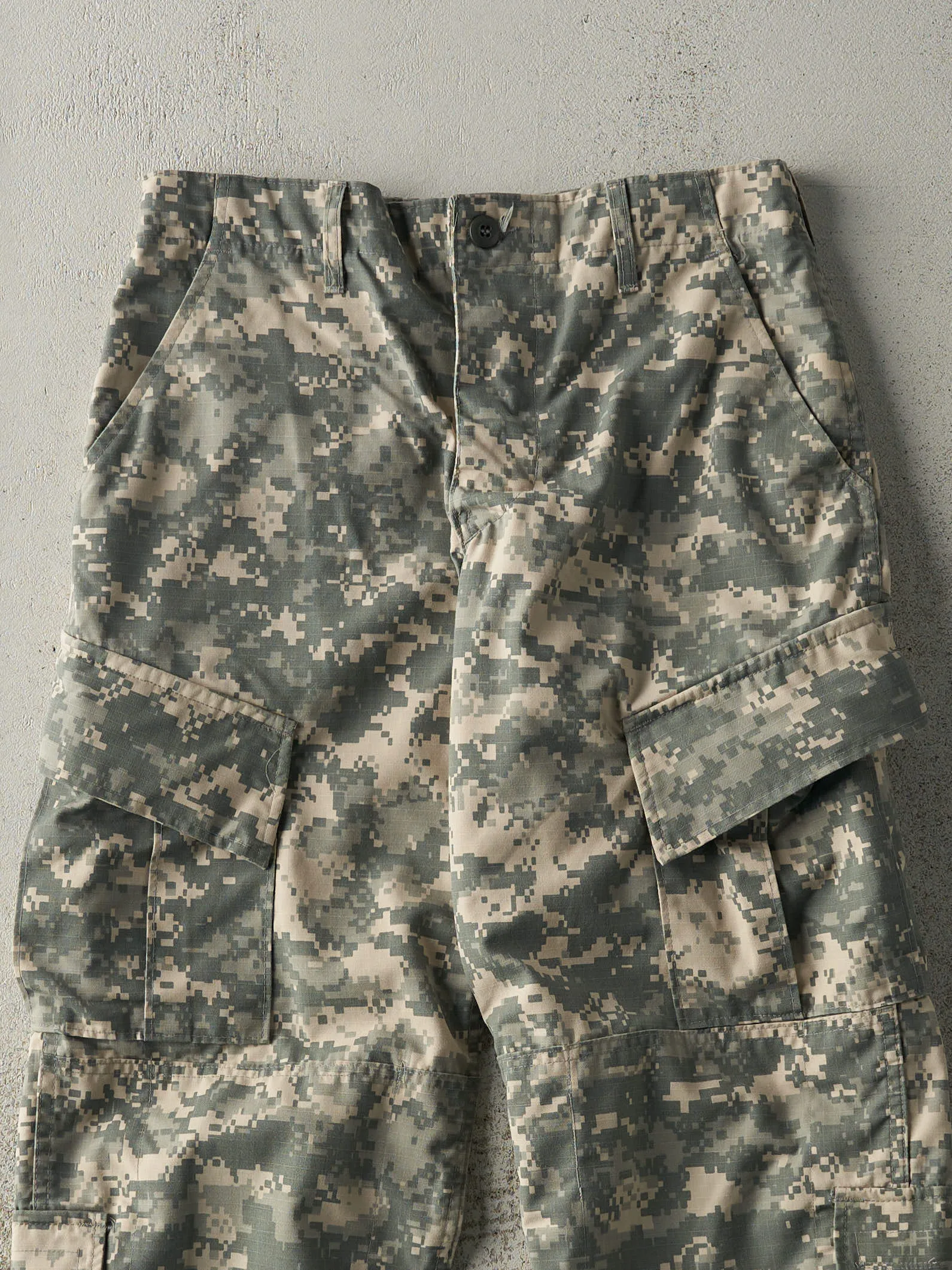 Vintage Y2K Digi Camo Cargo Army Pants (31x29.5) sold by Rebalance Vintage product image thumbnail 3