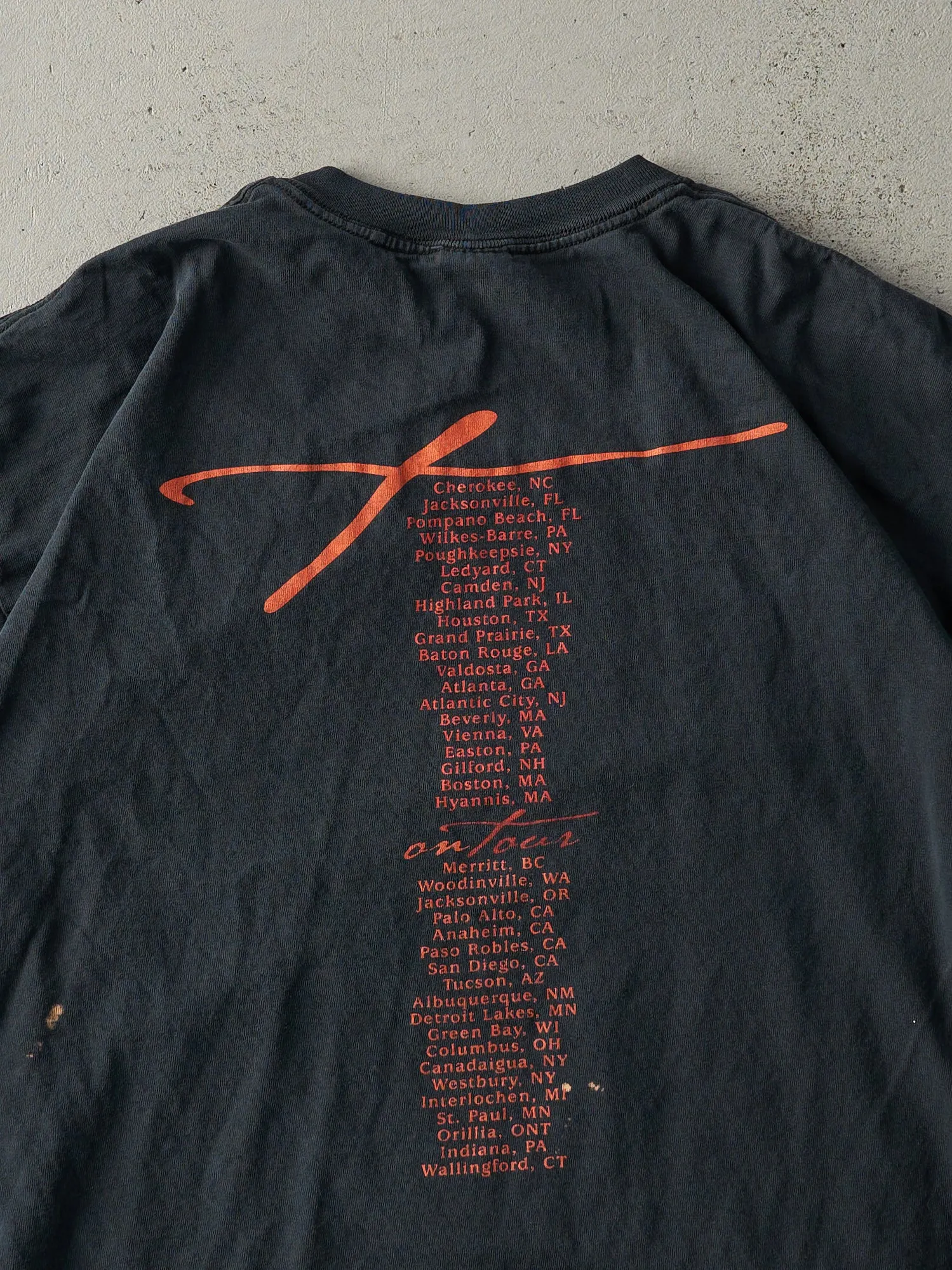 Vintage 02' Black Trisha Yearwood Tour Tee (XL) sold by Rebalance Vintage product image thumbnail 4