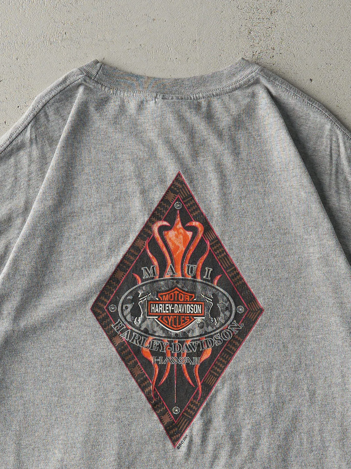 Vintage 01' Grey Maui Hawaii Harley Davidson Tee (XL) sold by Rebalance Vintage product image thumbnail 4