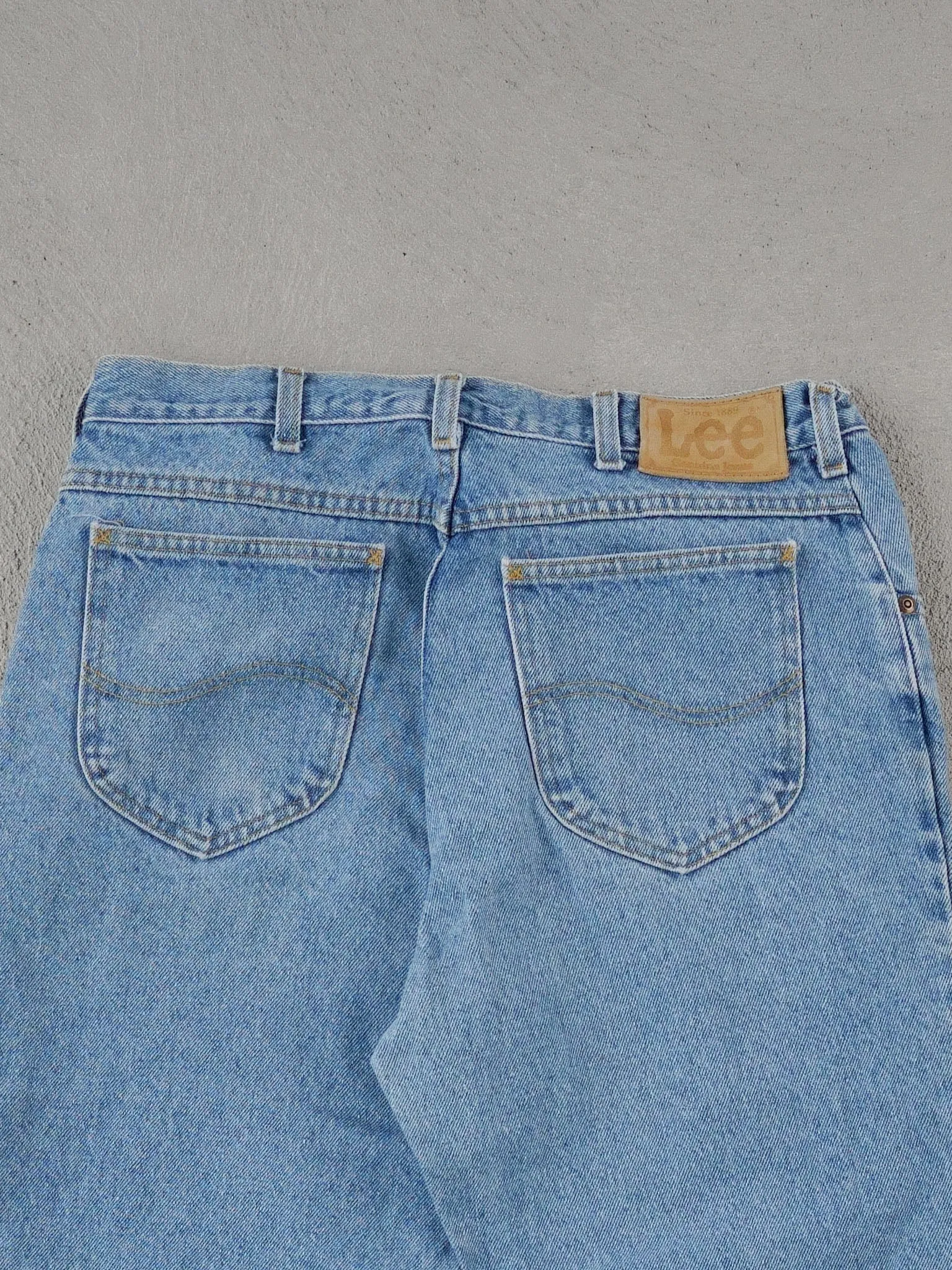 Vintage 90s Light Blue Lees Denim Jeans (32x31) sold by Rebalance Vintage product image thumbnail 4
