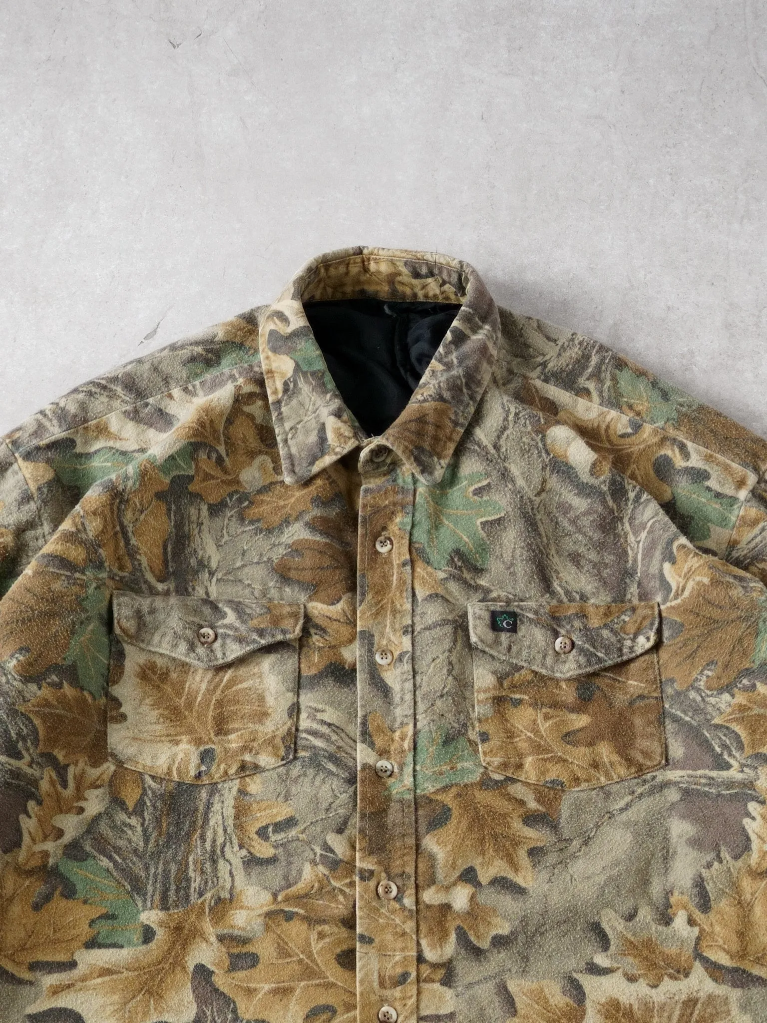 Vintage 90s Faded Green Realtree Camo Collared Collar Lined Button Up (XXL) sold by Rebalance Vintage product image thumbnail 2