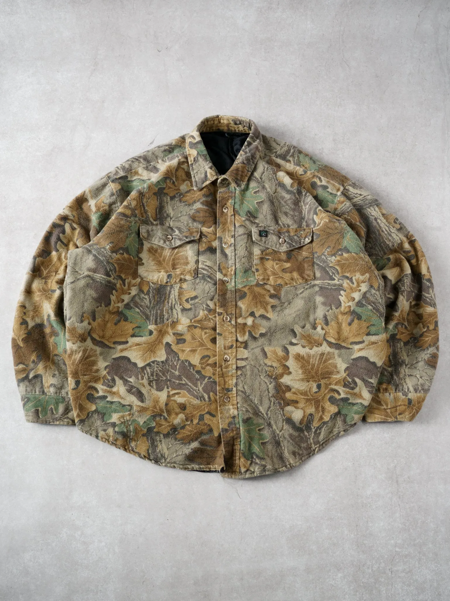 Vintage 90s Faded Green Realtree Camo Collared Collar Lined Button Up (XXL) sold by Rebalance Vintage