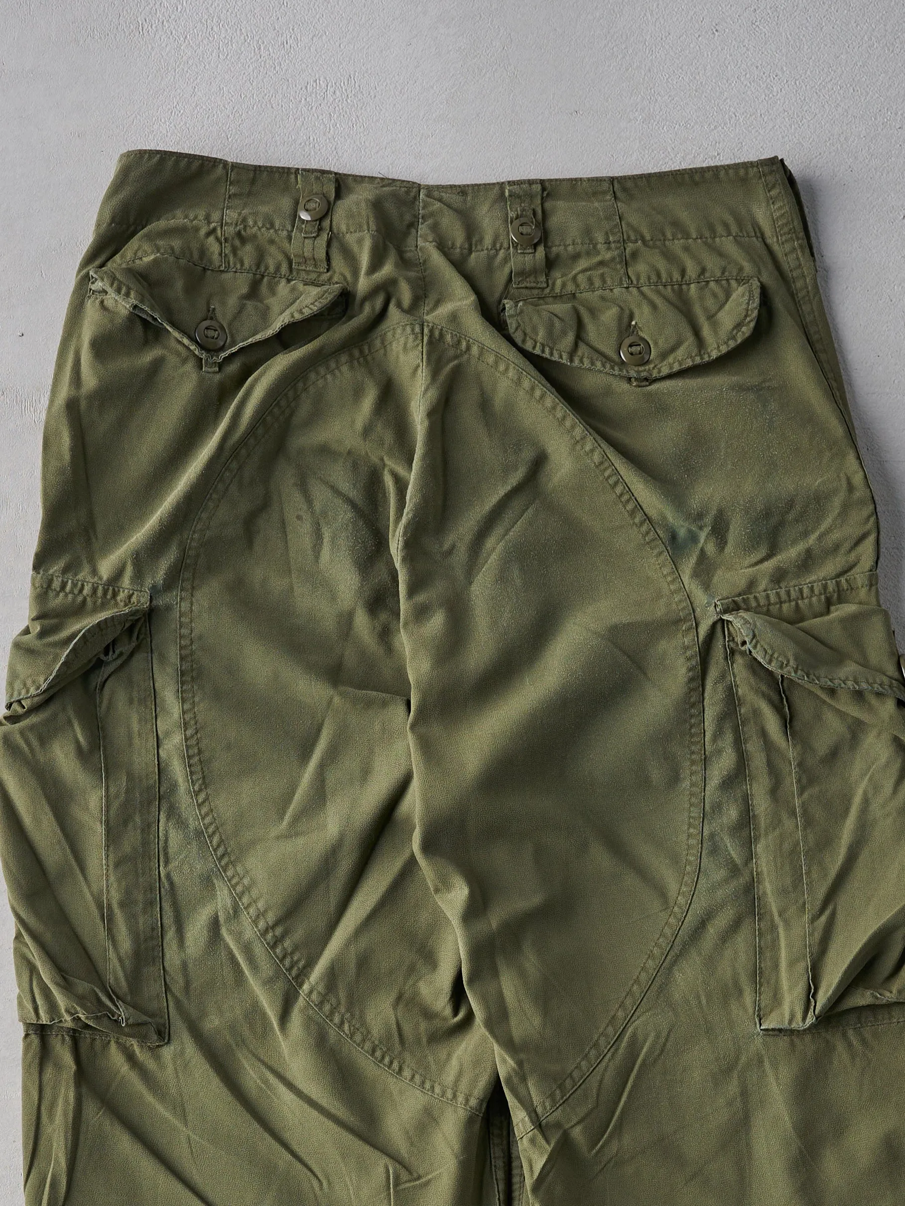 Vintage 90s Army Green Parachute Cargo Pants (34x31) sold by Rebalance Vintage product image thumbnail 4