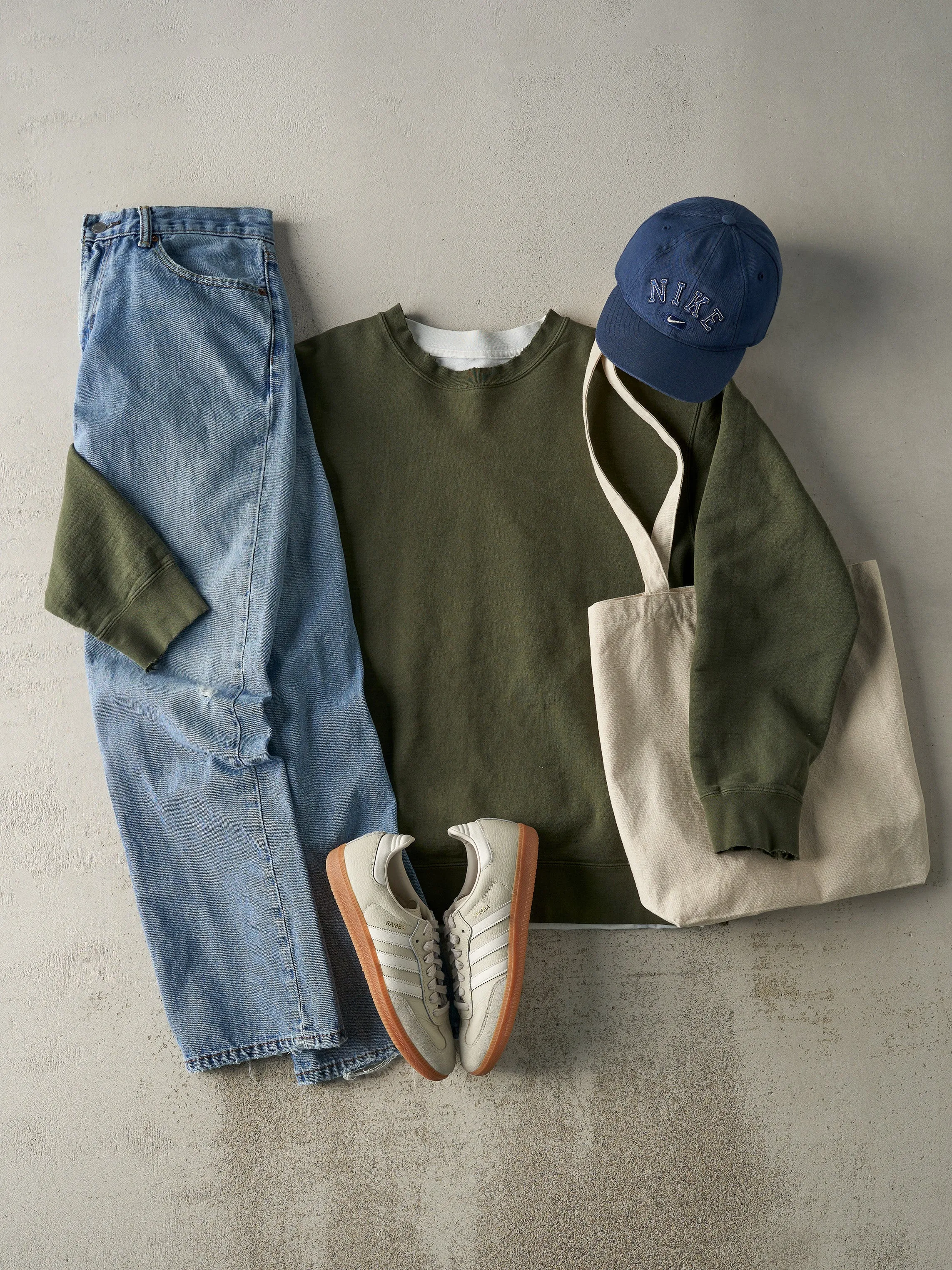 Vintage Y2K Light Wash Levi's 505 Jeans (33x31) sold by Rebalance Vintage product image thumbnail 2