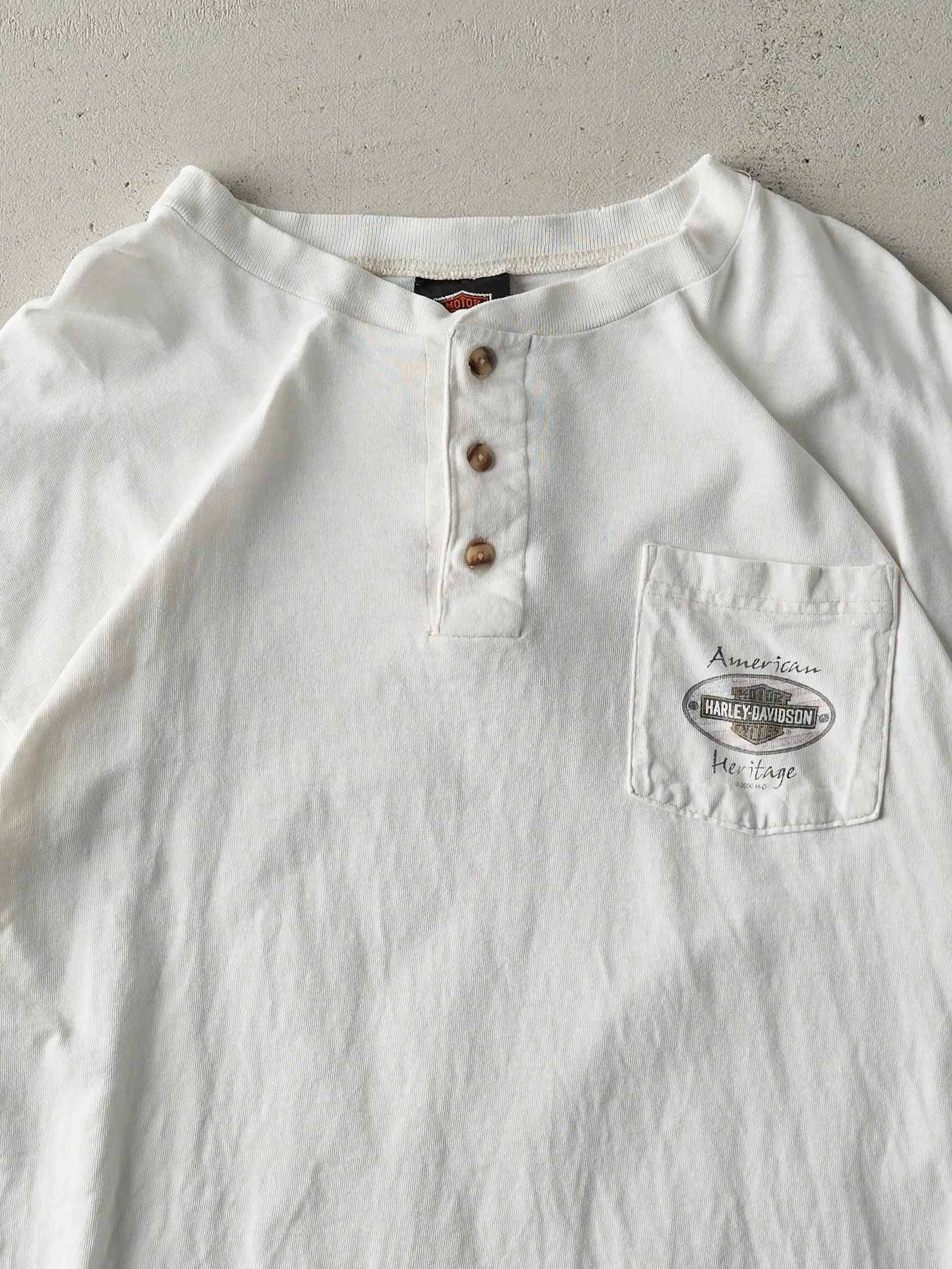 Vintage 00' White Gettysburg PA Harley Davidson Quarter Button Pocket Tee (M) sold by Rebalance Vintage product image thumbnail 3