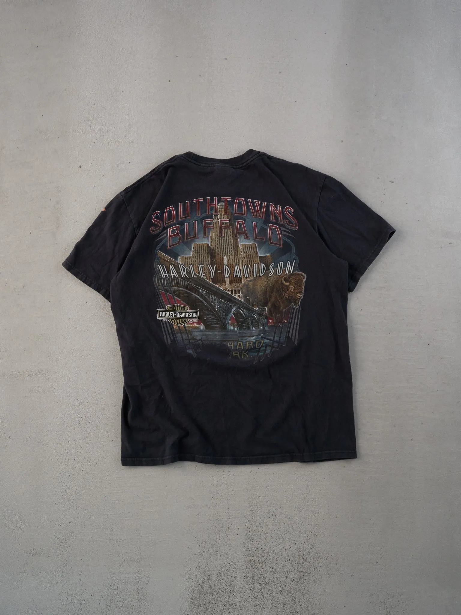Vintage Y2k Black Harley Davidson Buffalo Graphic Tee (M) sold by Rebalance Vintage product image thumbnail 2