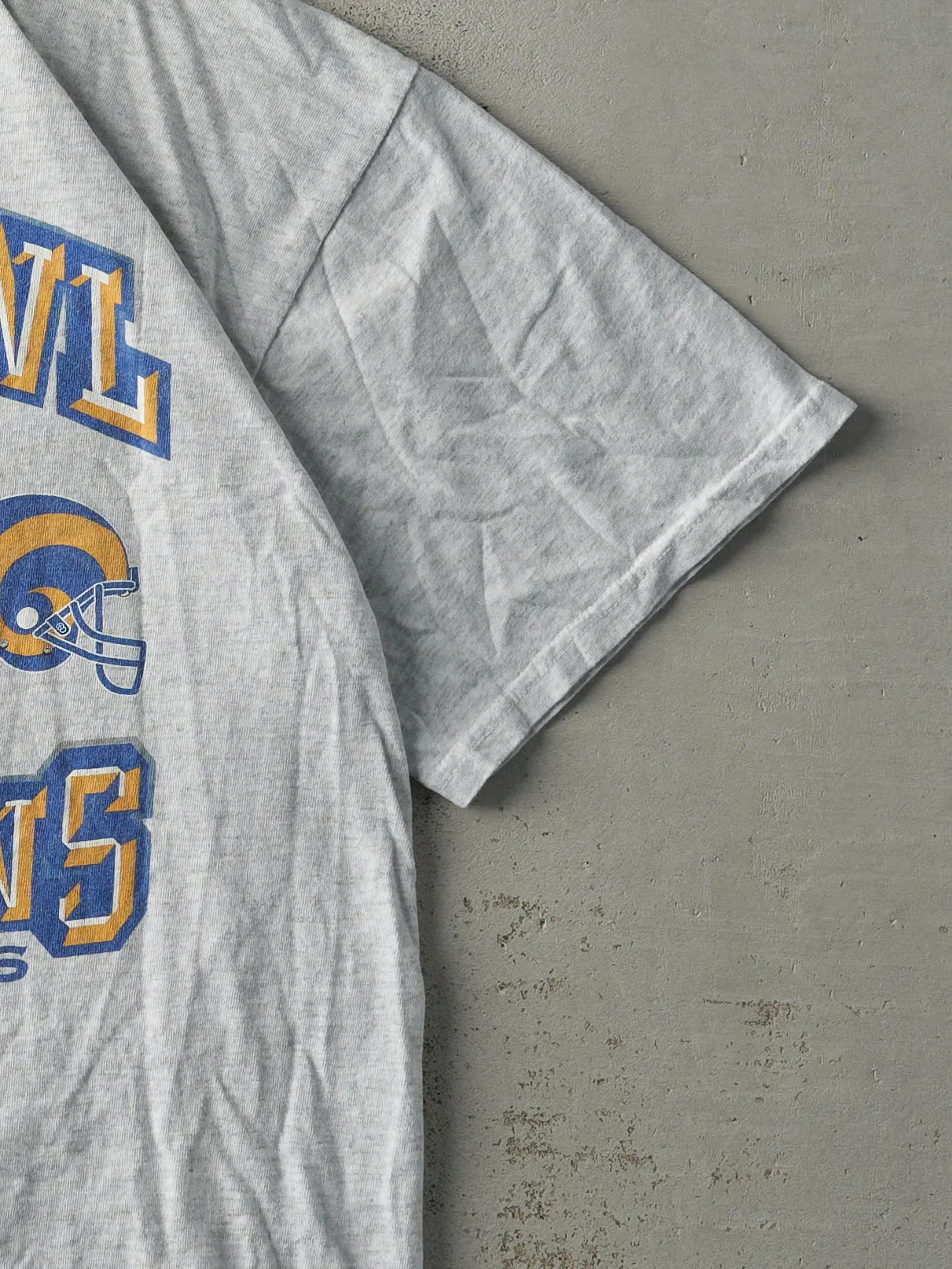 Vintage 00' Heather Grey St. Louis Rams Super Bowl XXXIV Champions Tee (L) sold by Rebalance Vintage product image thumbnail 3