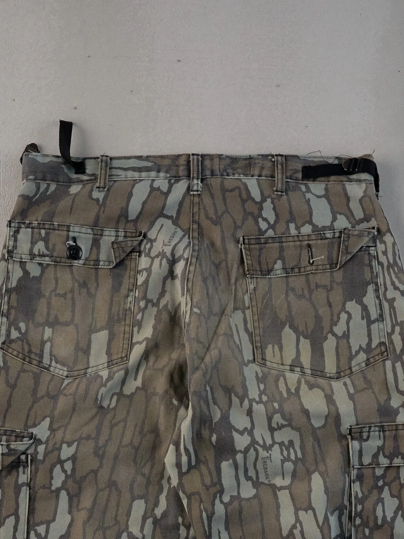 Vintage 90s Mossy Green Realtree Camo Cargo Pants (35x29) sold by Rebalance Vintage product image thumbnail 4
