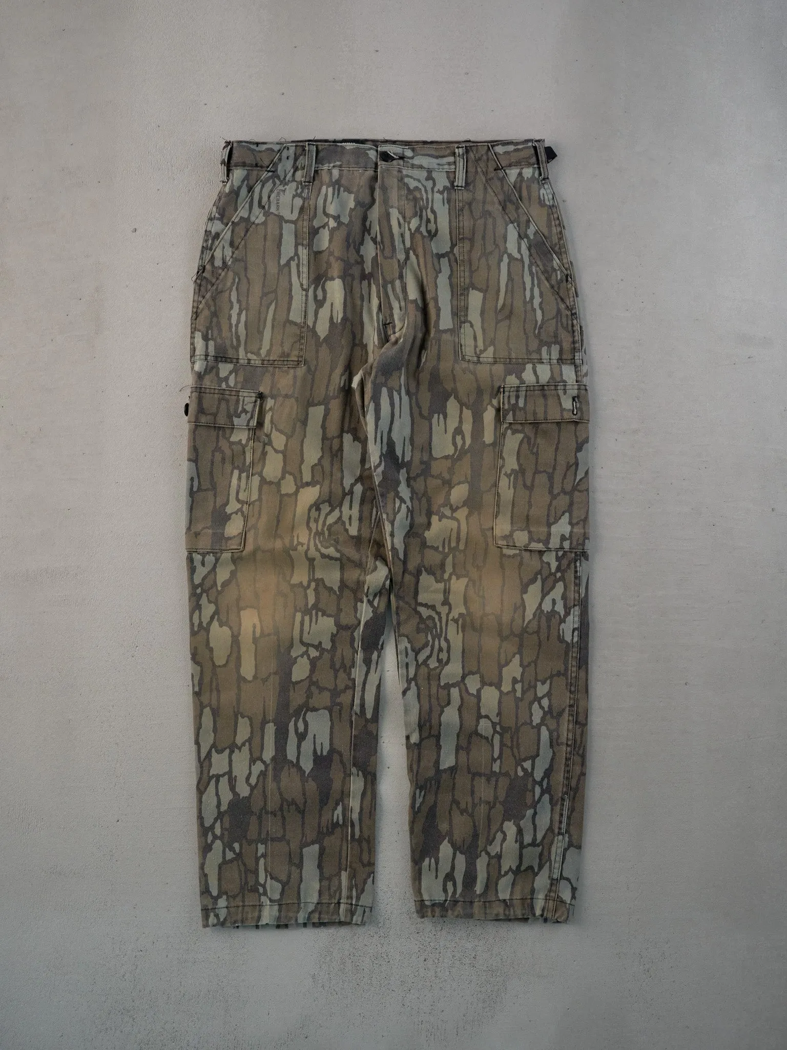 Vintage 90s Mossy Green Realtree Camo Cargo Pants (35x29) sold by Rebalance Vintage