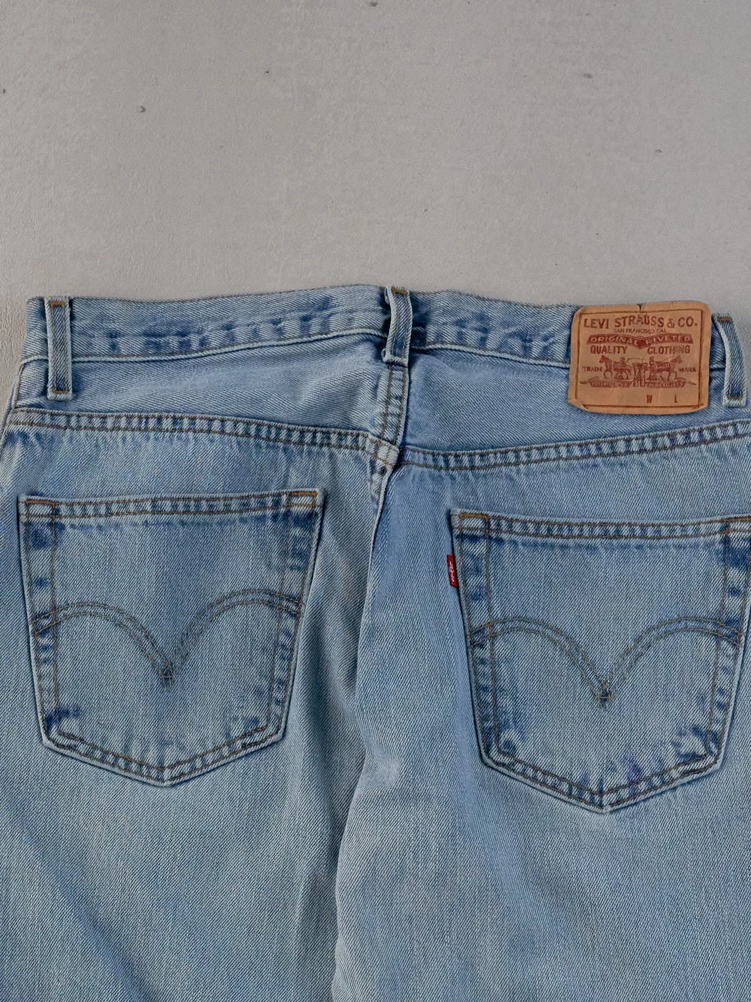 Vintage 90s Light Blue Levi's 505 Denim Jeans (30x31) sold by Rebalance Vintage product image thumbnail 4