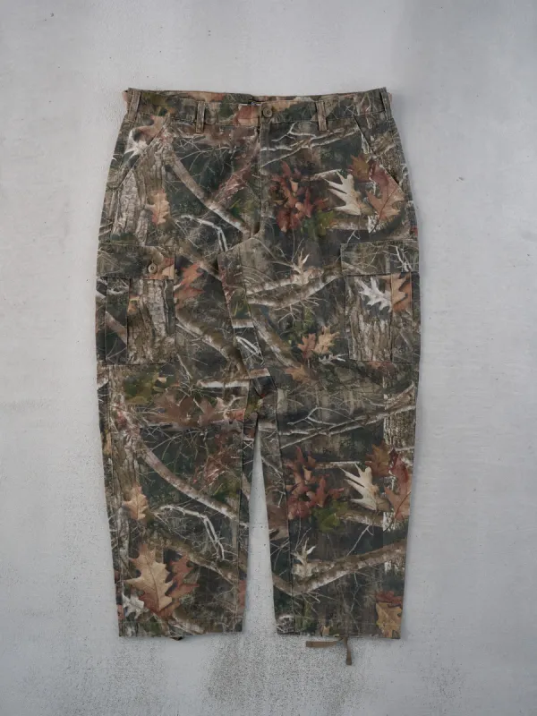 Vintage Y2k Green Ridge Hunter Realtree Camo Cargo Pants (40x31) sold by Rebalance Vintage