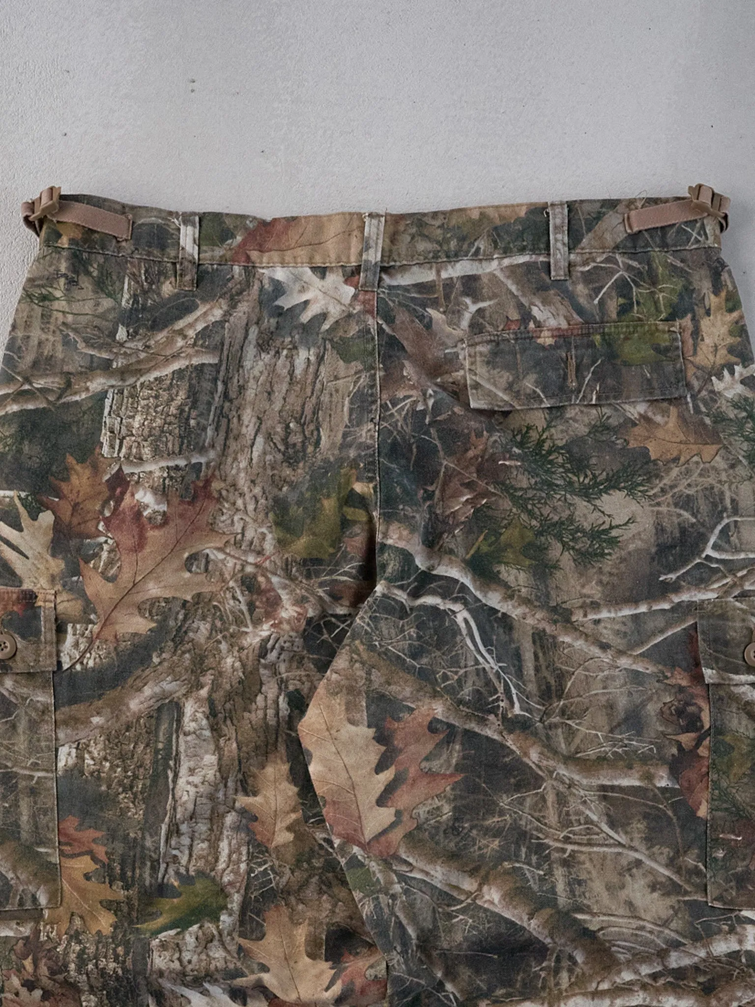 Vintage Y2k Green Ridge Hunter Realtree Camo Cargo Pants (40x31) sold by Rebalance Vintage product image thumbnail 4