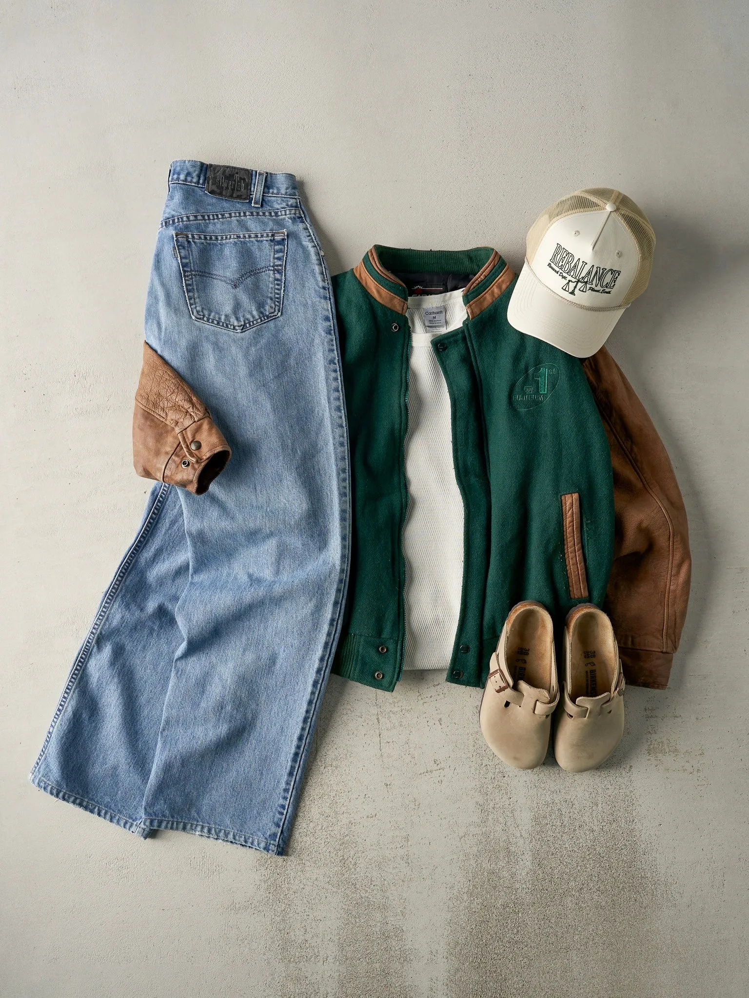 Vintage 90s Light Wash Straight + Relaxed Fit Levi's Silver Tab Jeans (33x32) sold by Rebalance Vintage product image thumbnail 2