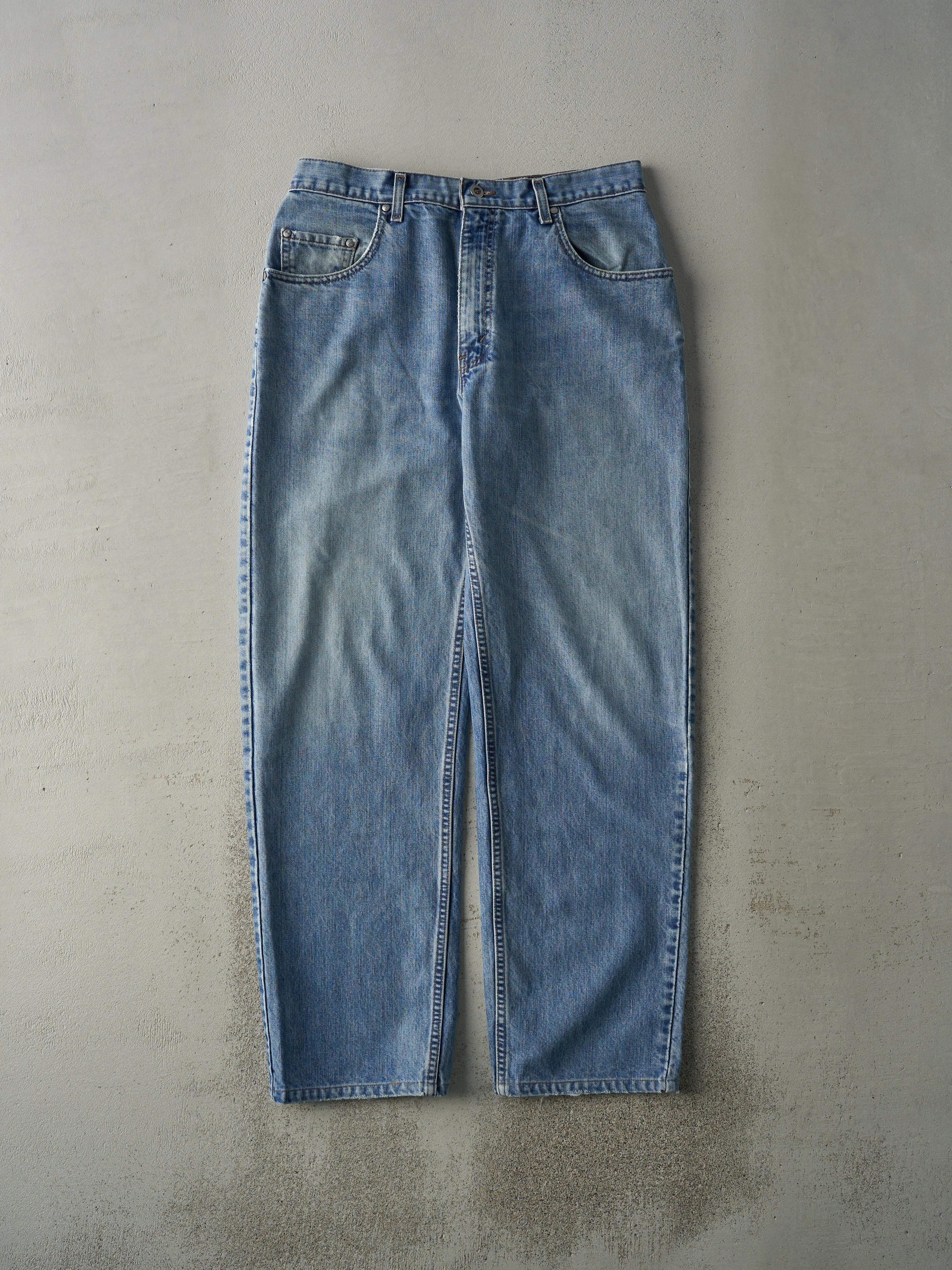Vintage 90s Light Wash Straight + Relaxed Fit Levi's Silver Tab Jeans (33x32) sold by Rebalance Vintage