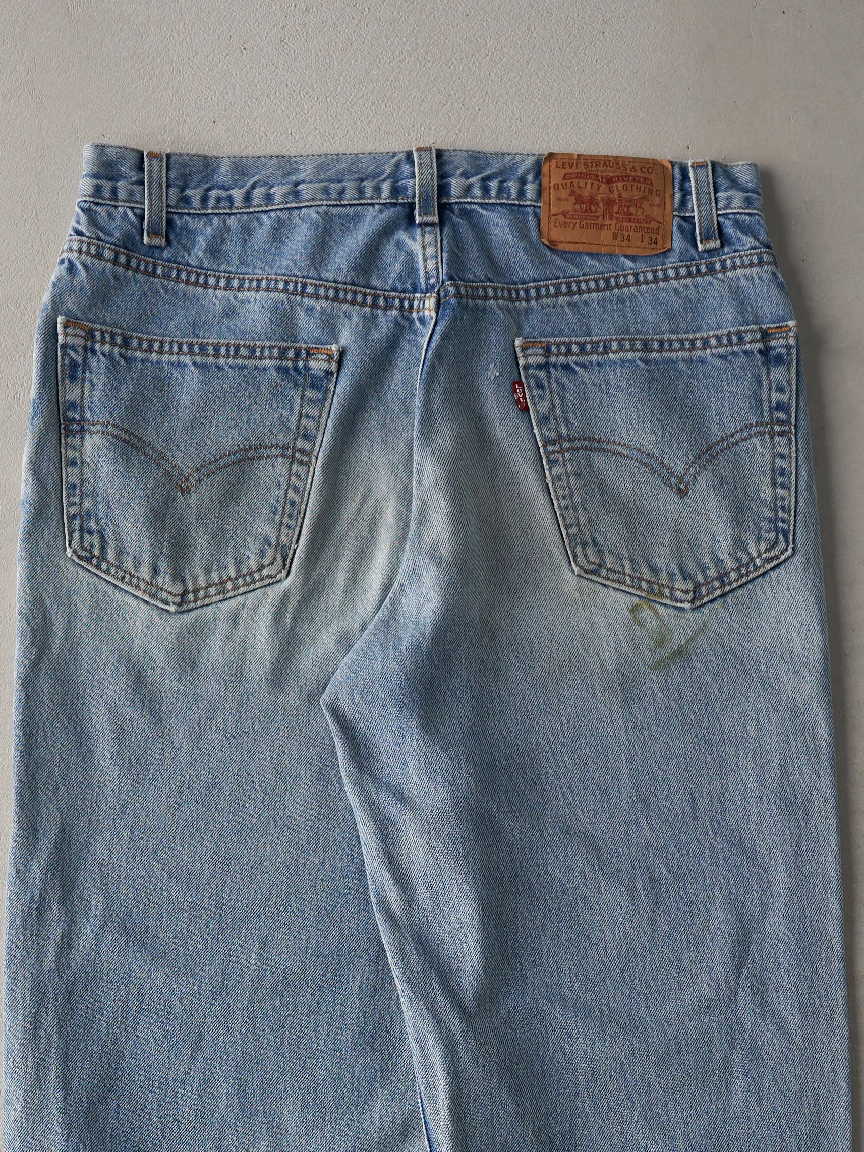 Vintage 90s Light Wash Levi's Relaxed Straight Leg Jeans (33x33) sold by Rebalance Vintage product image thumbnail 4