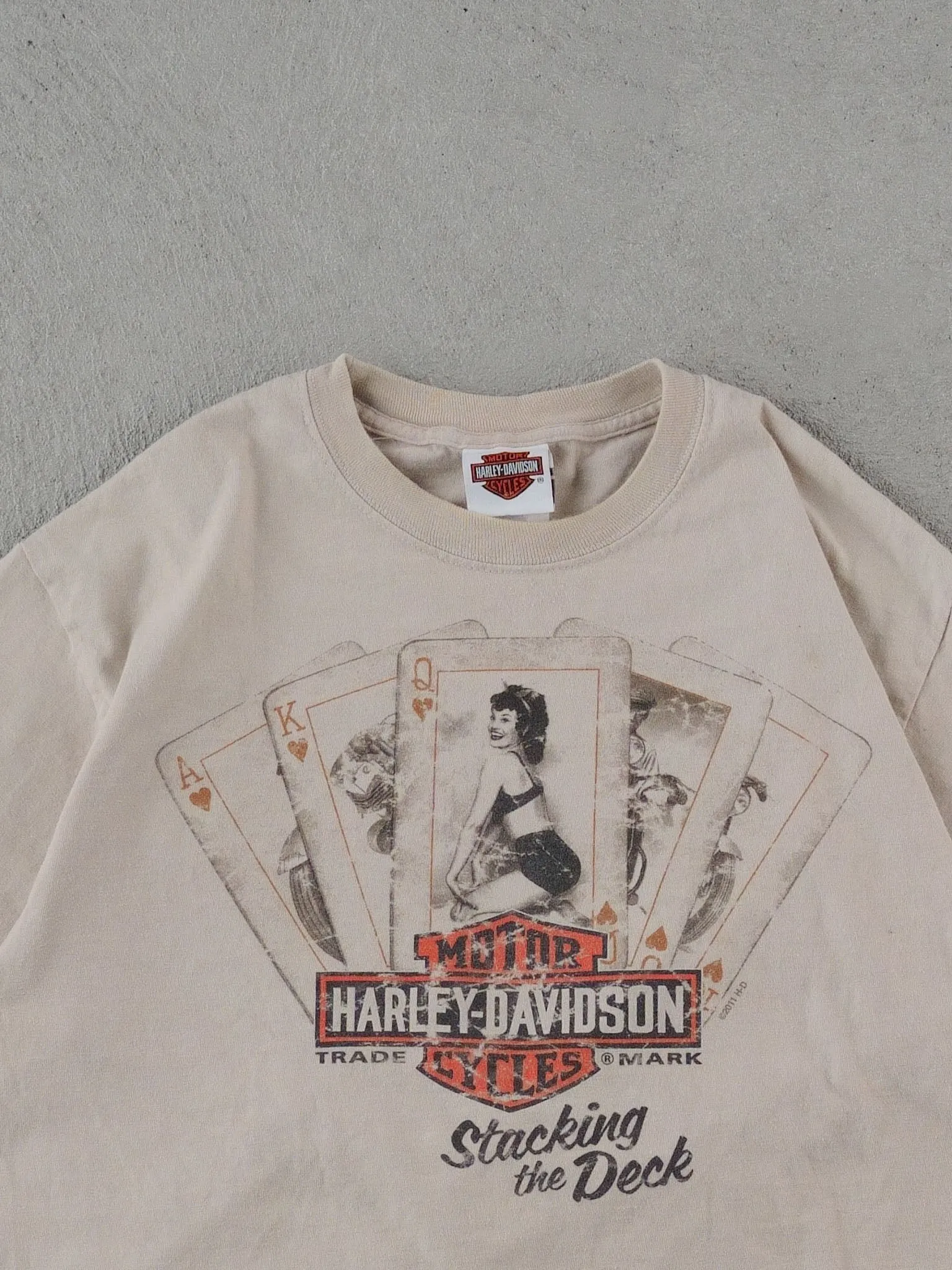 Vintage Y2k Beige Harley Davidson Stacking The Deck Graphic Tee (S) sold by Rebalance Vintage product image thumbnail 3