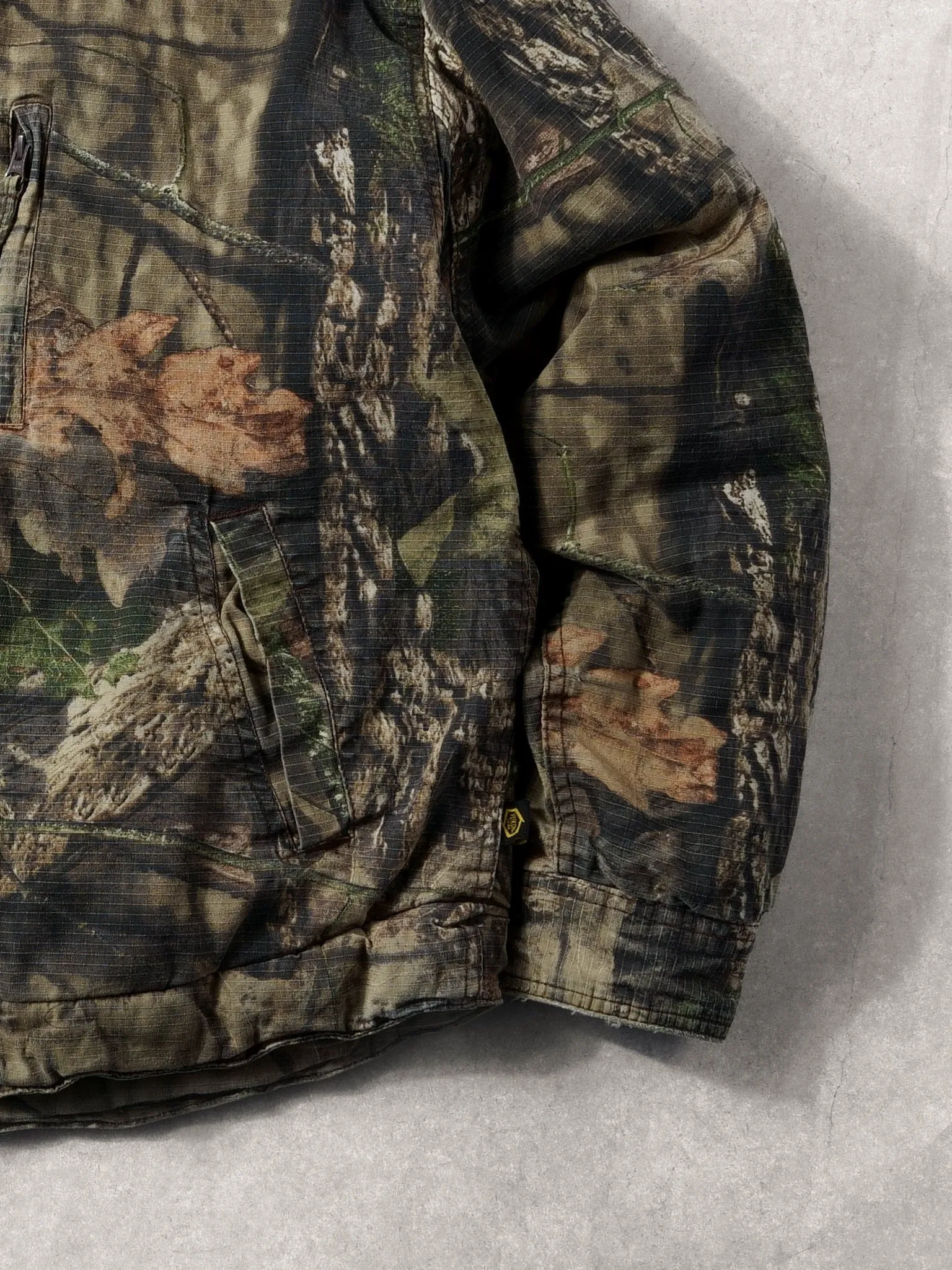 Vintage 90s Yukon Gear RealTree Camo Riptop Lined Jacket (L) sold by Rebalance Vintage product image thumbnail 3