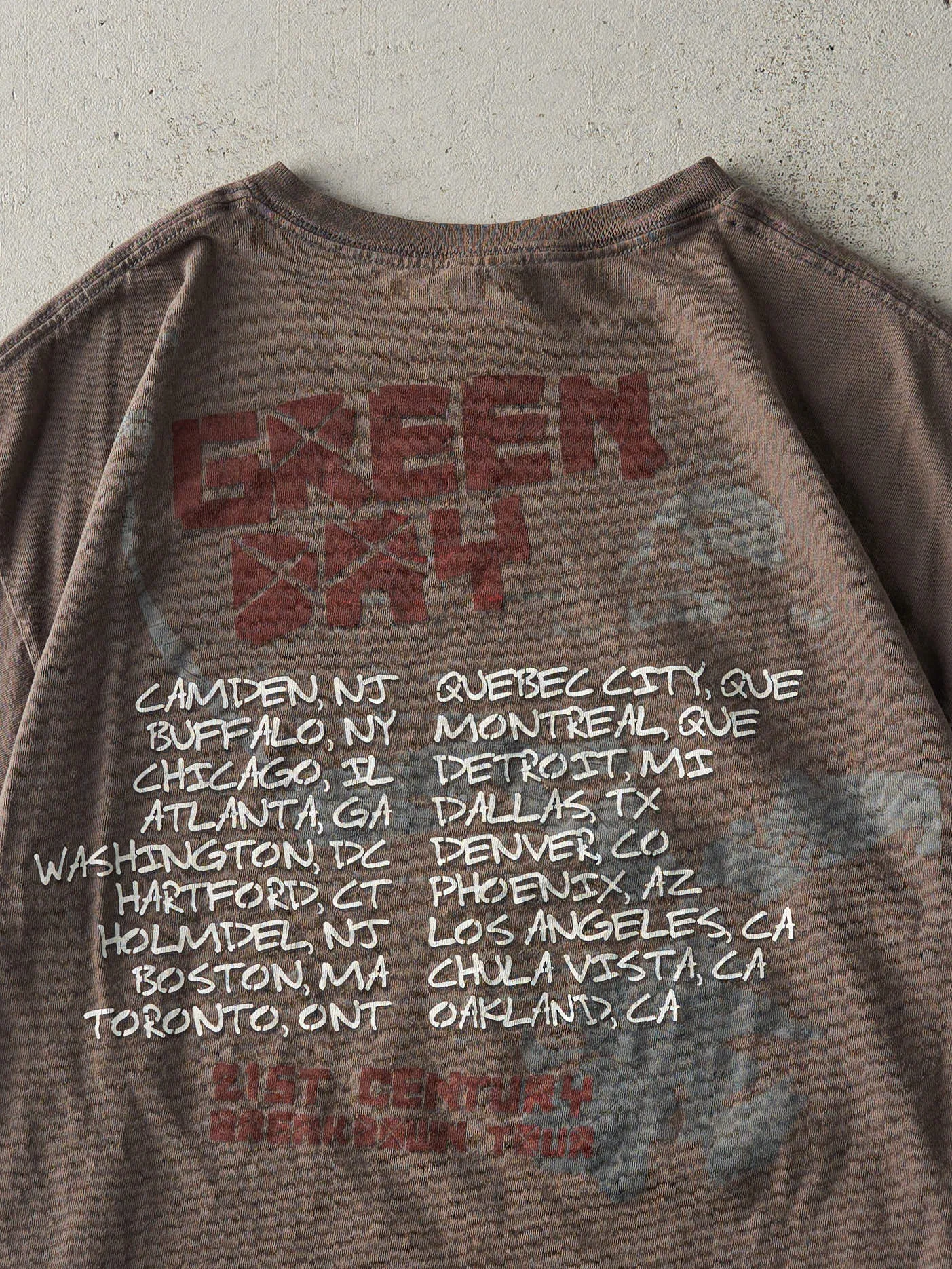 Vintage 09' Charcoal Grey Green Day Tour Tee (M/L) sold by Rebalance Vintage product image thumbnail 4
