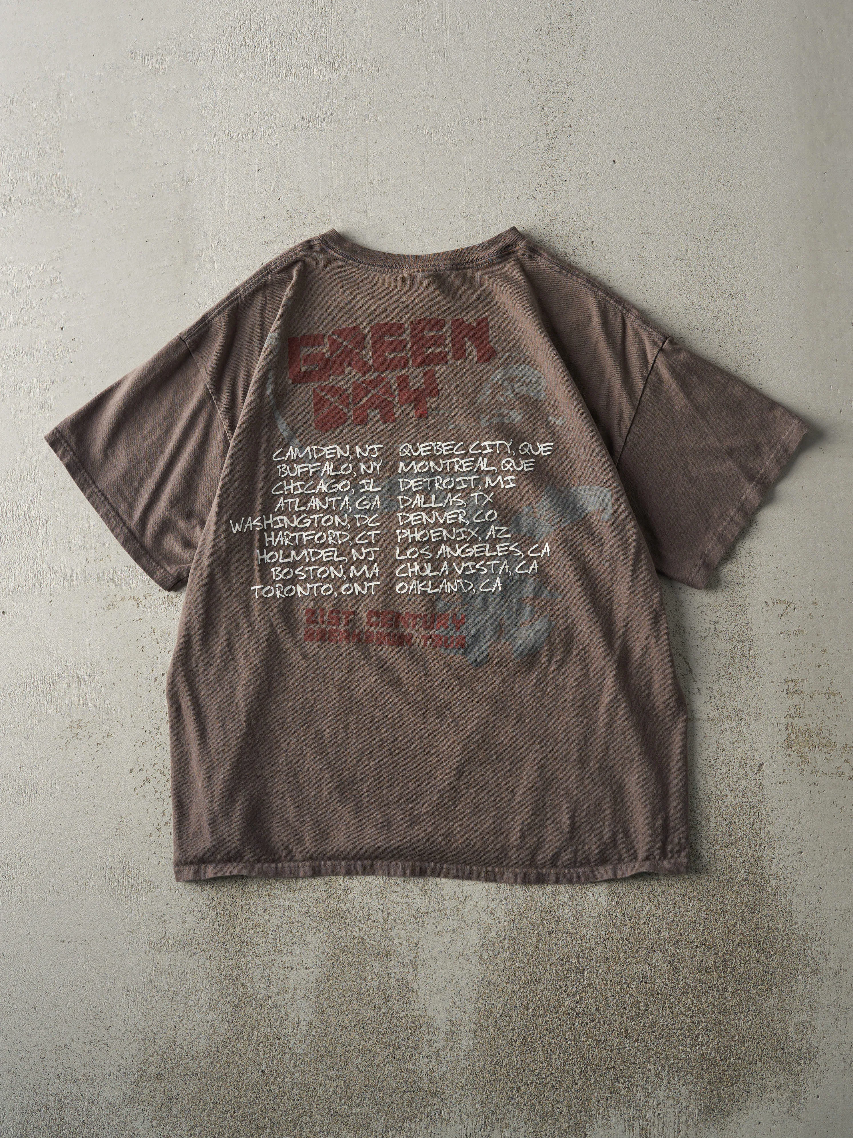 Vintage 09' Charcoal Grey Green Day Tour Tee (M/L) sold by Rebalance Vintage product image thumbnail 2
