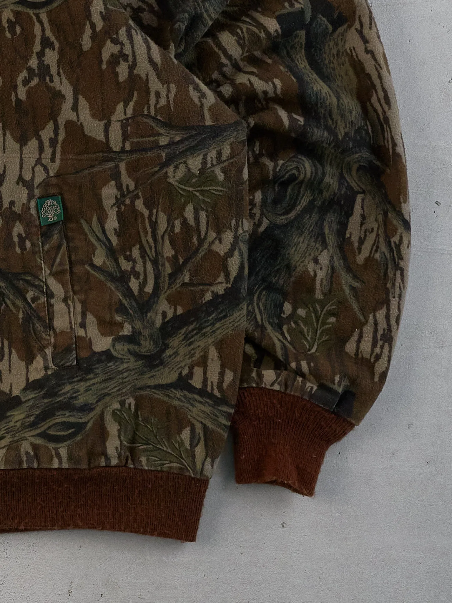 Vintage 90s Green Mossy Oak Realtree Camo Bomber Jacket (XL) sold by Rebalance Vintage product image thumbnail 3